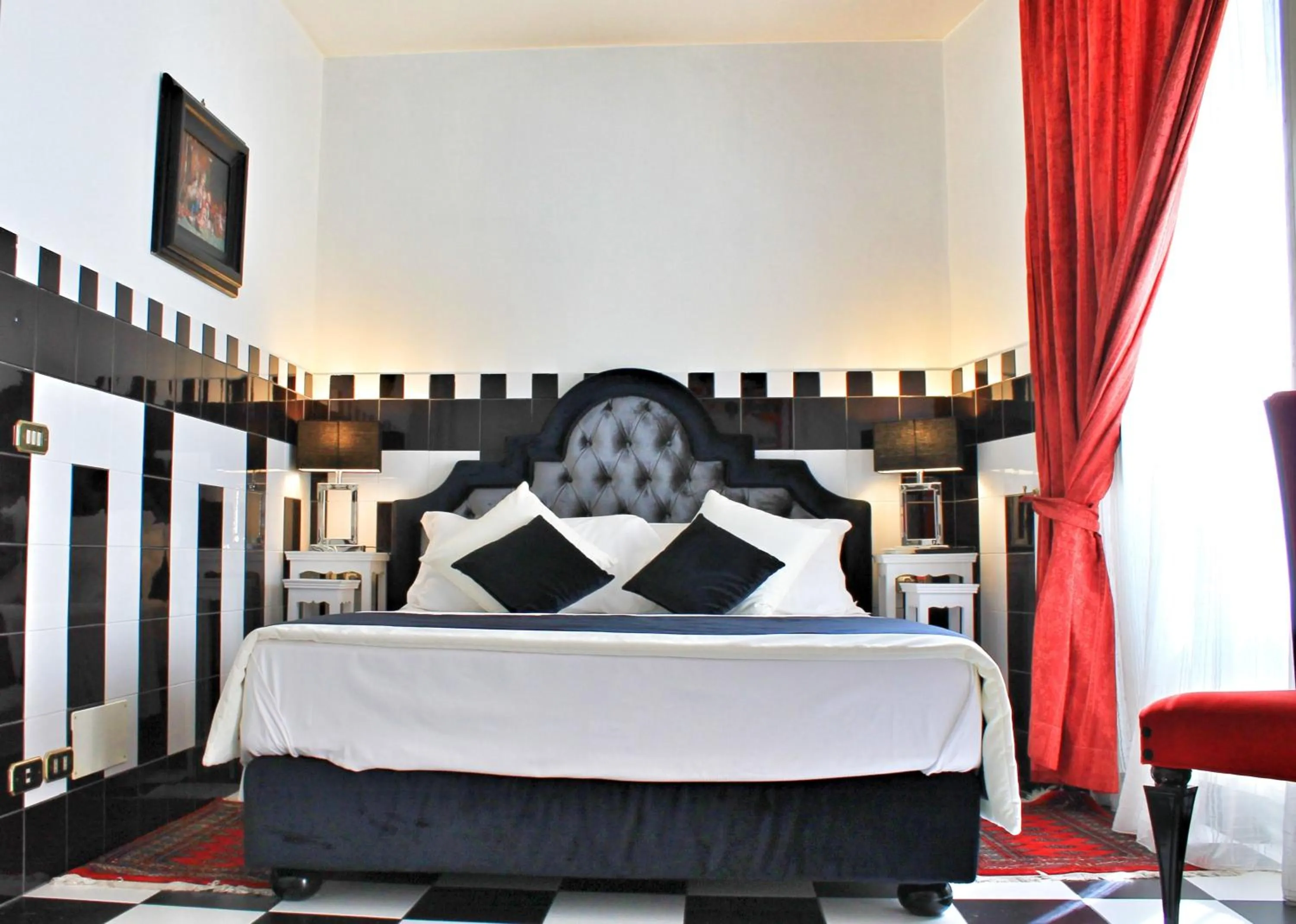 Photo of the whole room, Bed in Di Rienzo Pantheon Palace