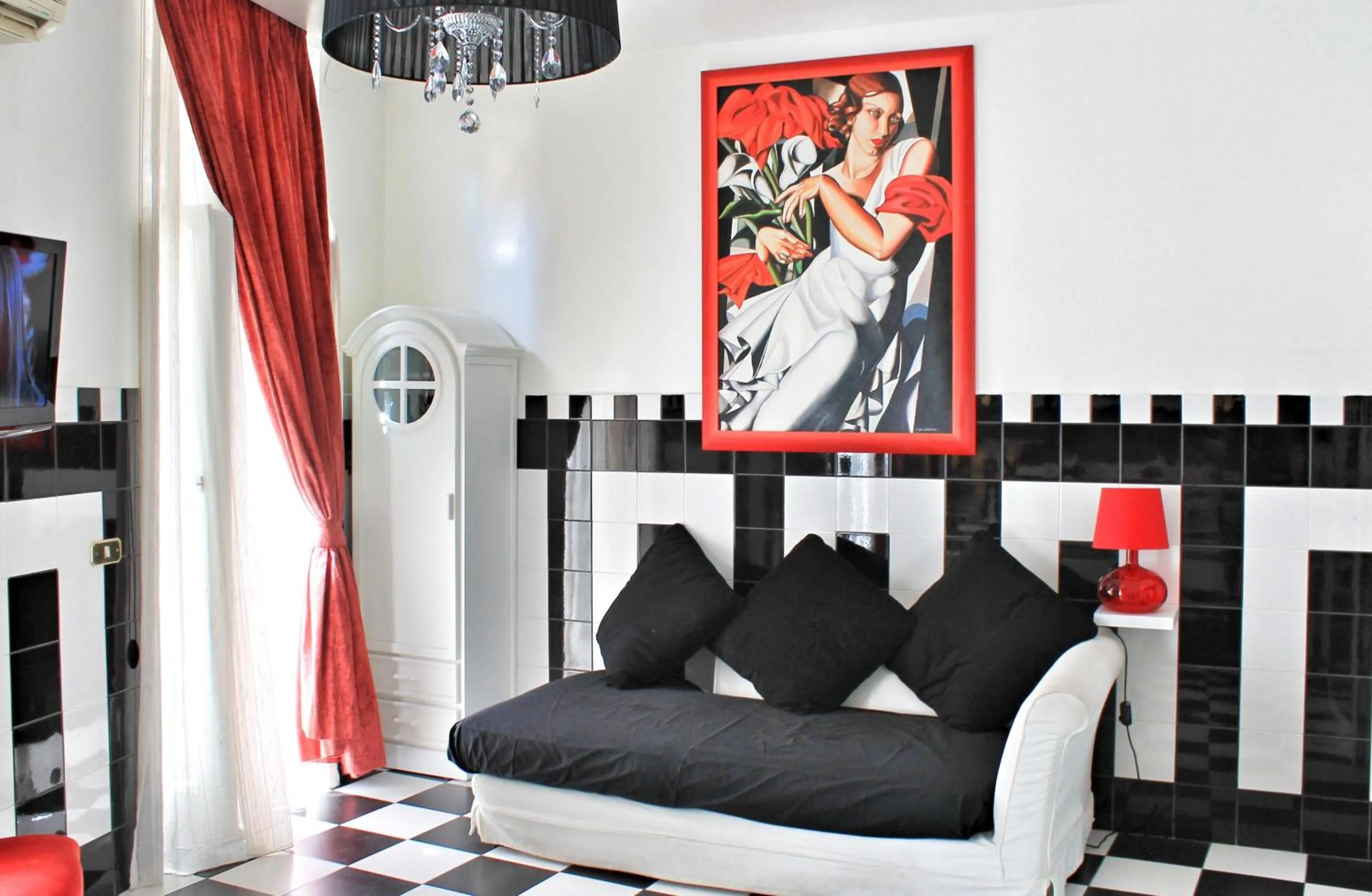 Seating area in Di Rienzo Pantheon Palace