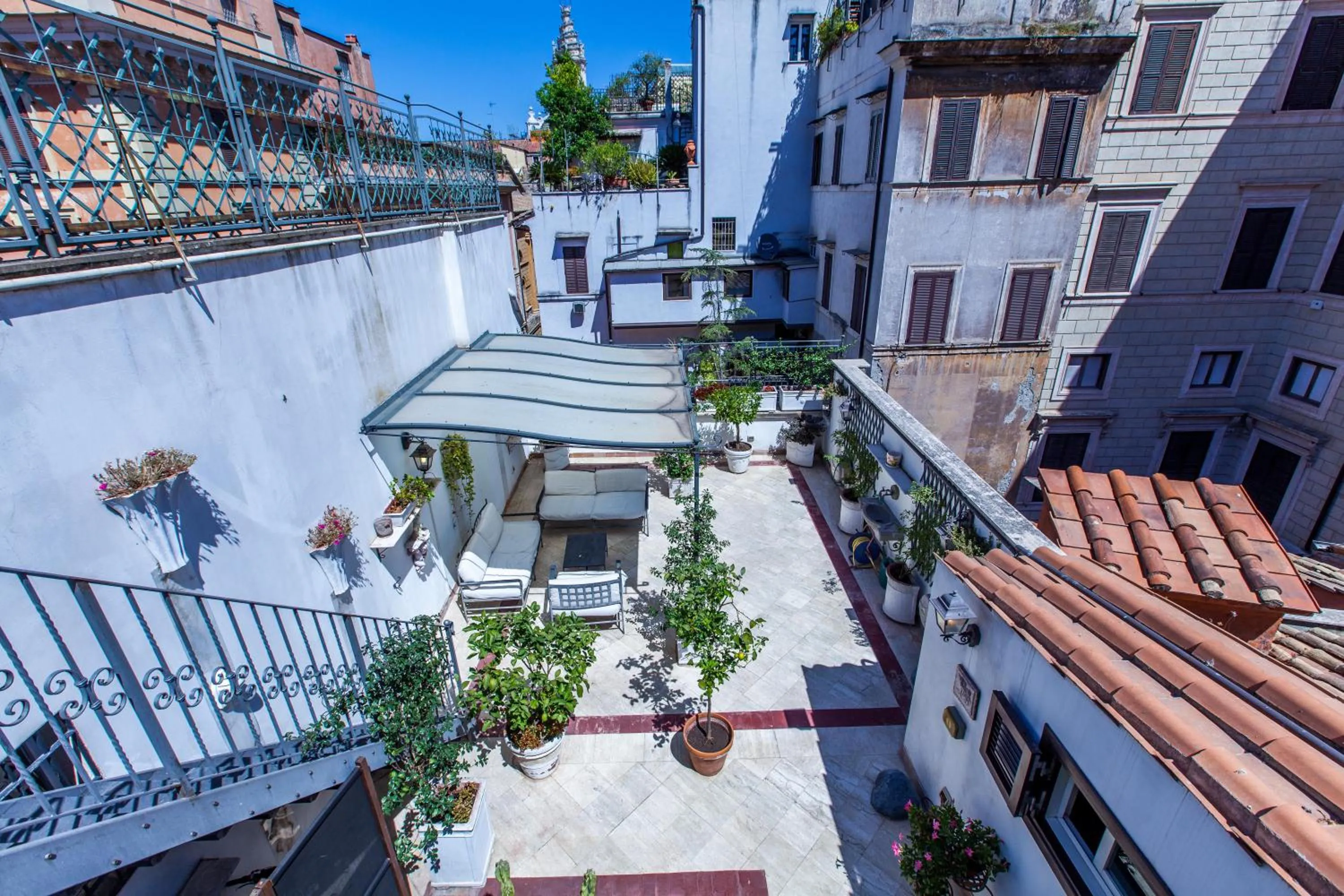 Balcony/Terrace in Di Rienzo Pantheon Palace