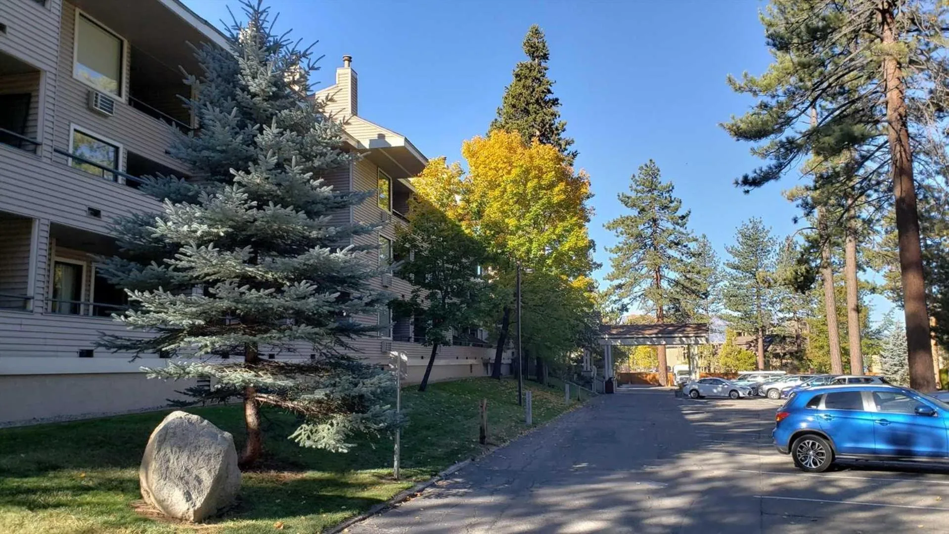 Lakeland Village #105