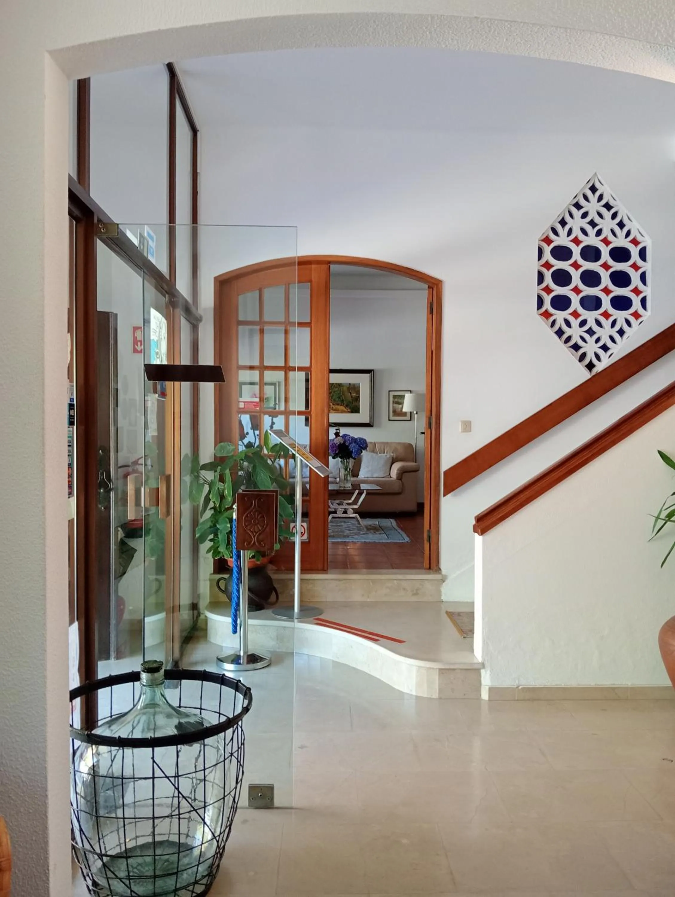 Communal lounge/ TV room in Albergaria do Lageado