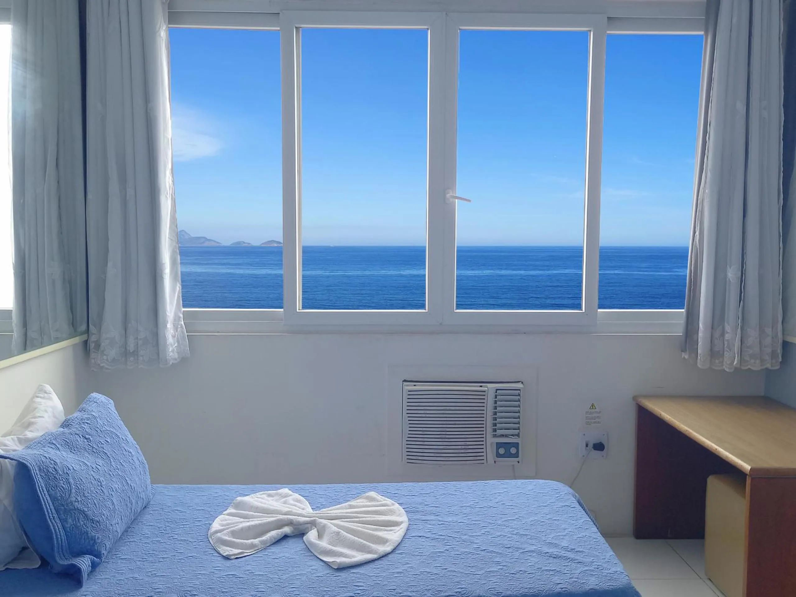 Bed in Studio com Janela para o Mar TC1203