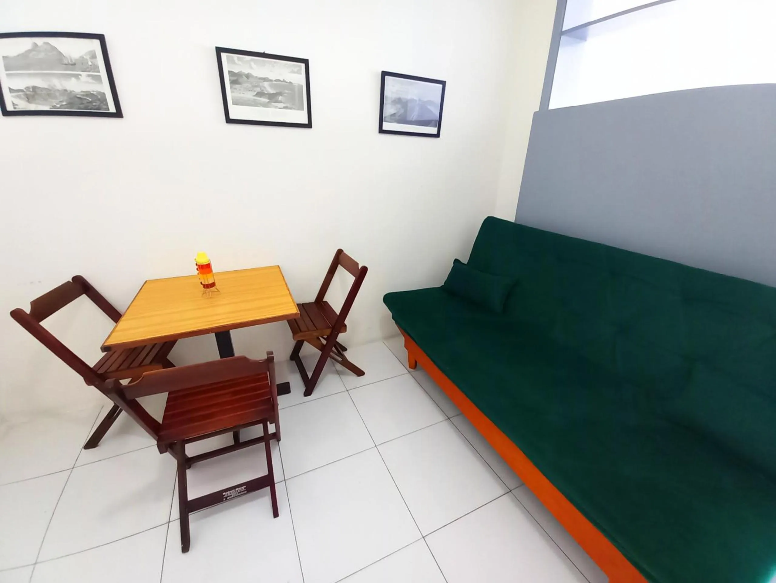 Studio com Janela para o Mar TC1203