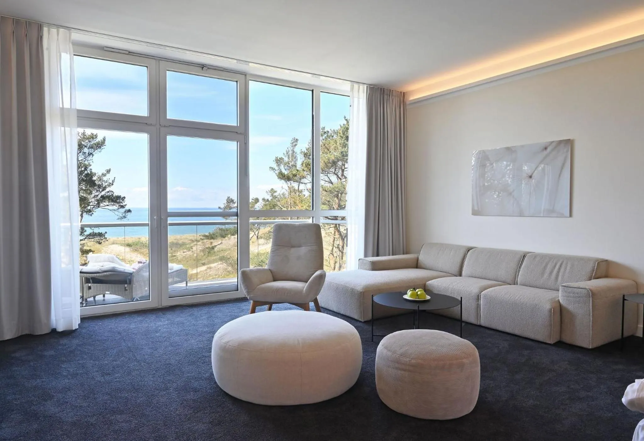 room service in Strandhotel Fischland