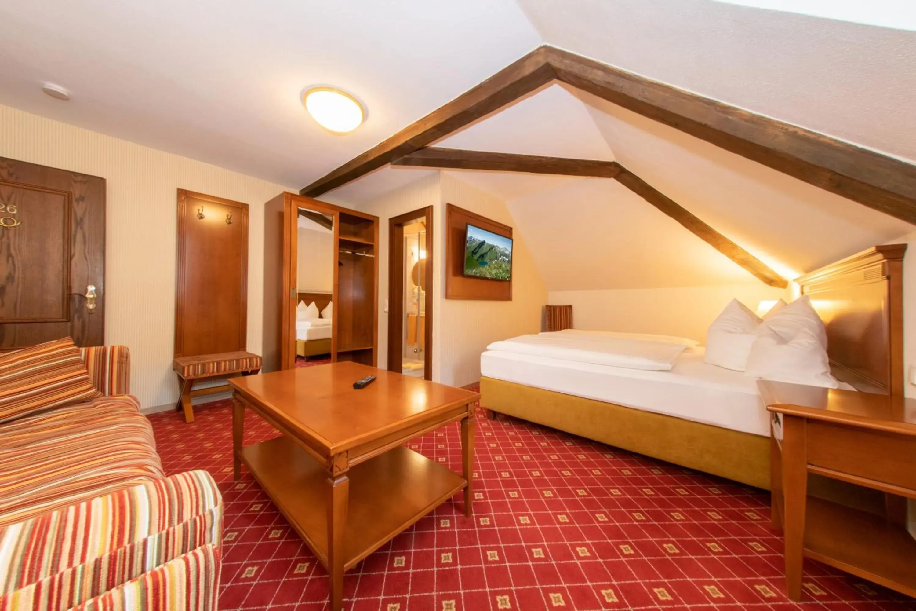 Comfort Triple Room in Hotel Gasthof Post Comfort Triple Room in Hotel Gasthof Post