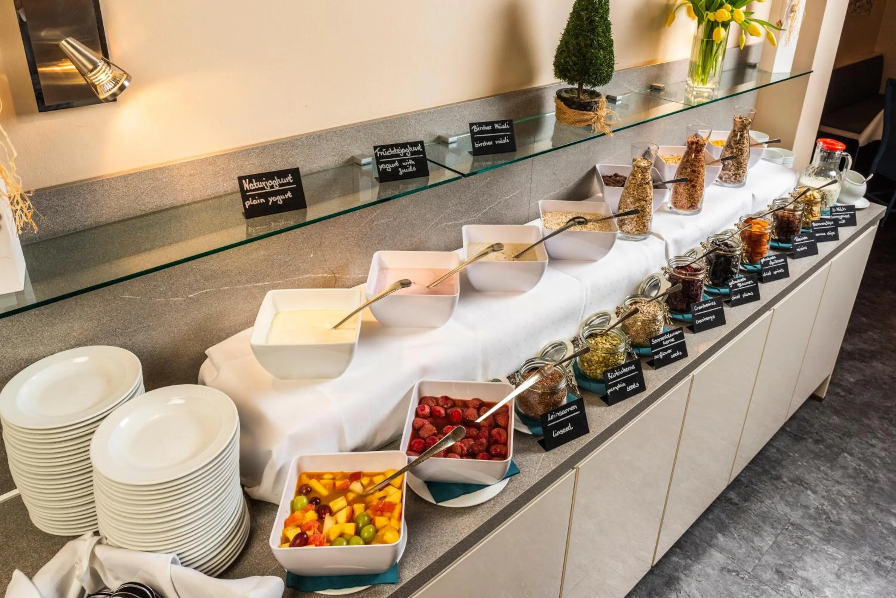 Food in ARVENA Kongress Hotel - Hotel in der Wagnerstadt