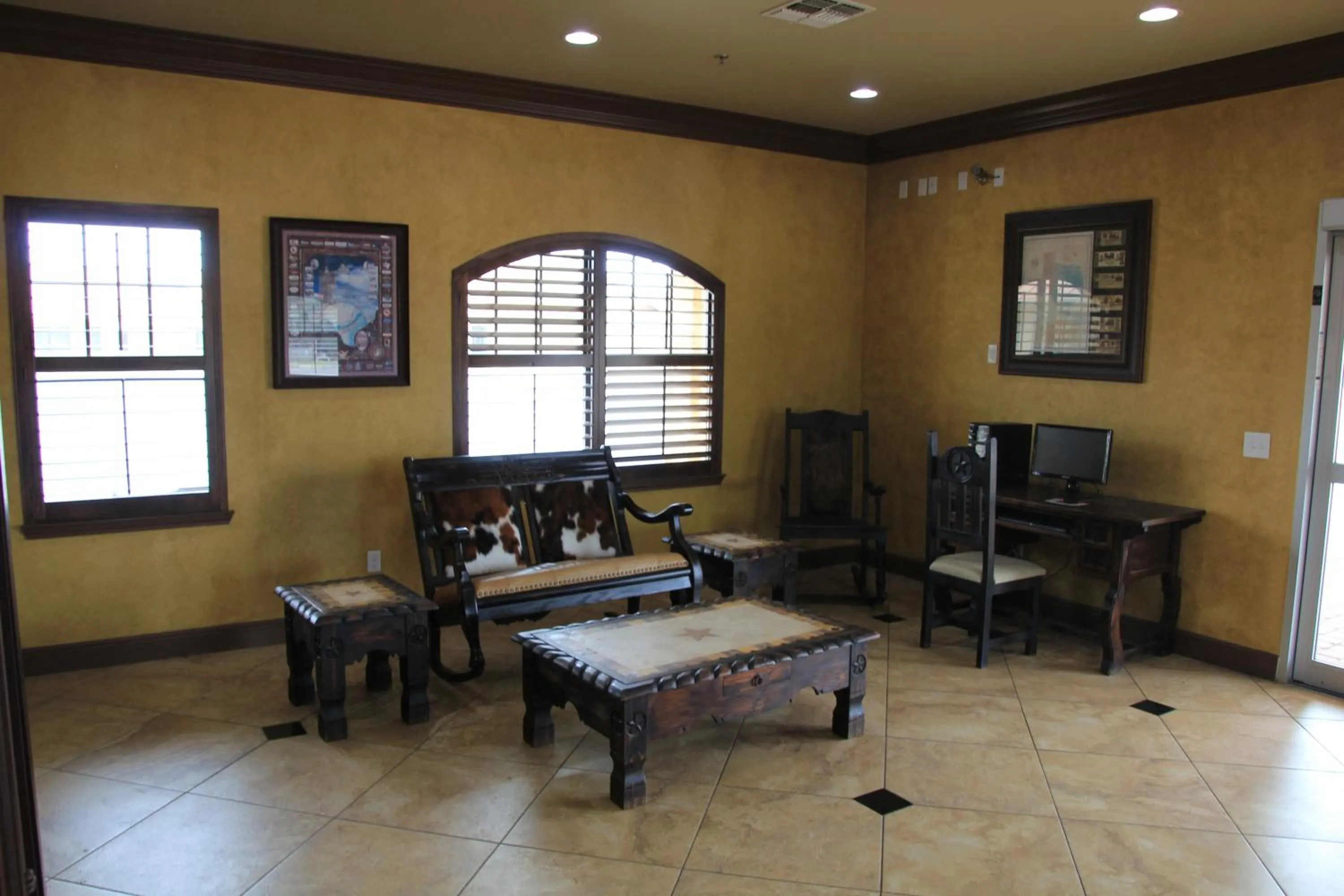 Lobby or reception in Eagle Ford Inn