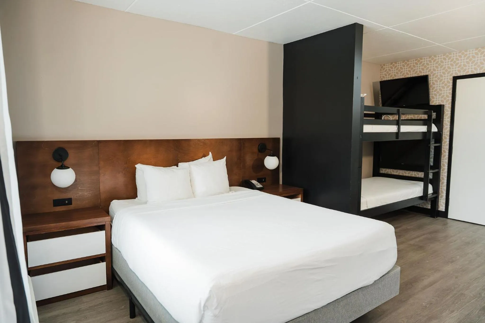 Dutch Wonderland Inn