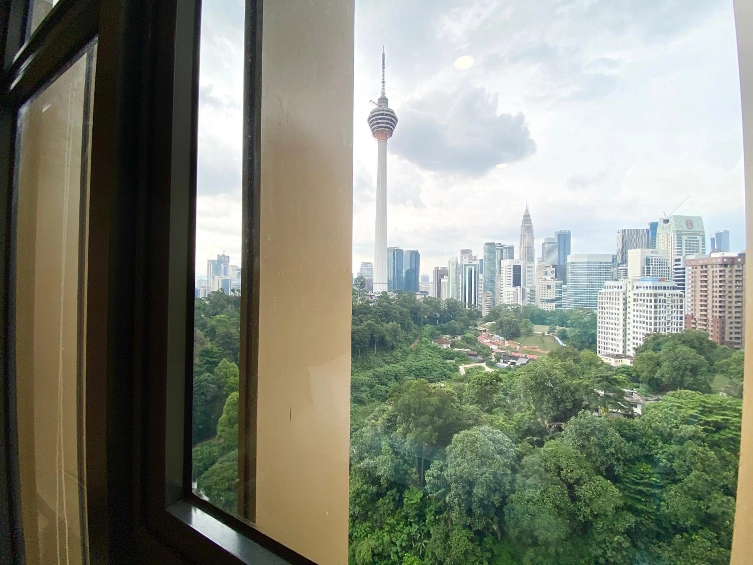 Ceylonz Seasonal Suites