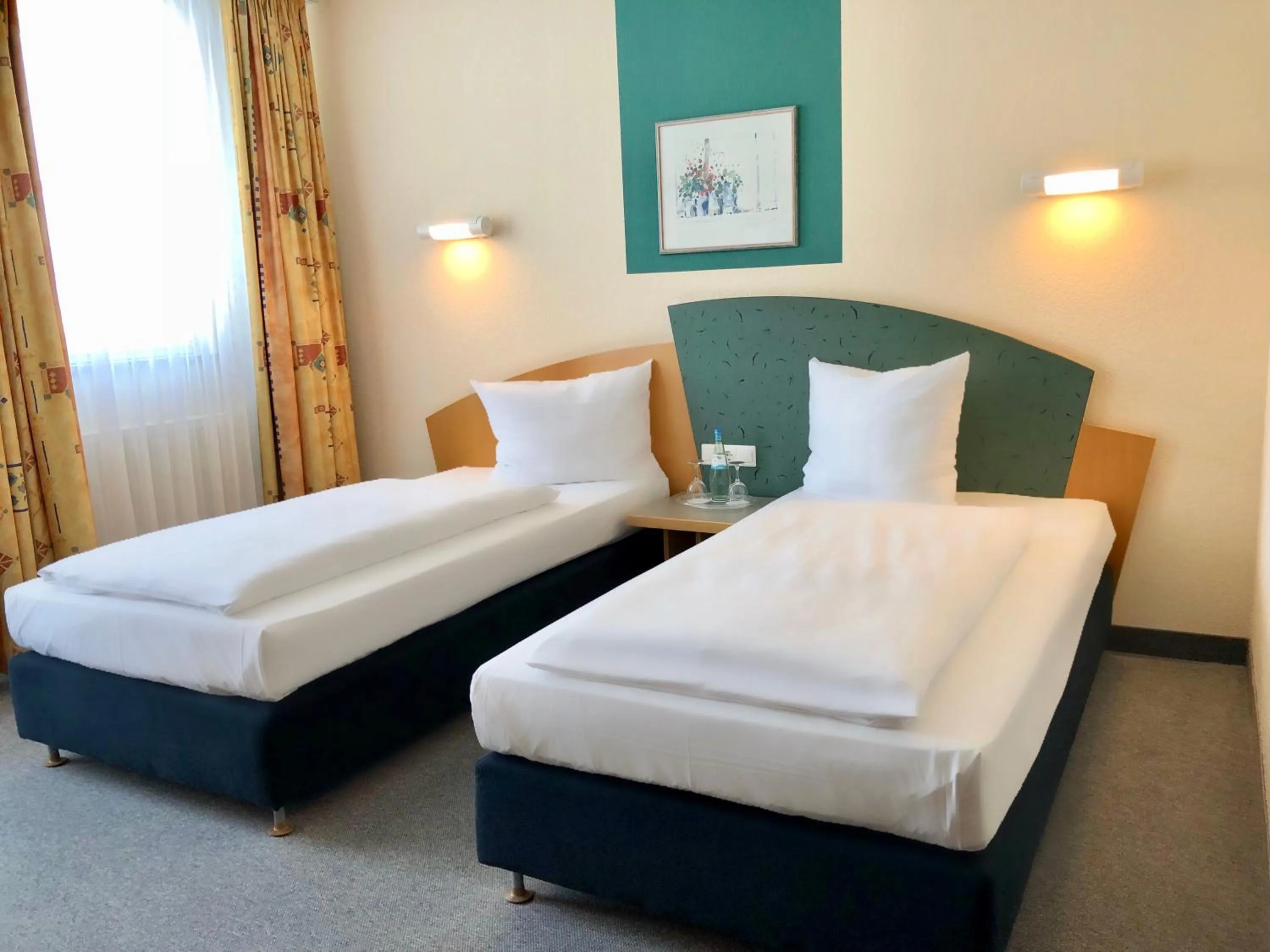 Photo of the whole room, Bed in Arvena Reichsstadt Hotel