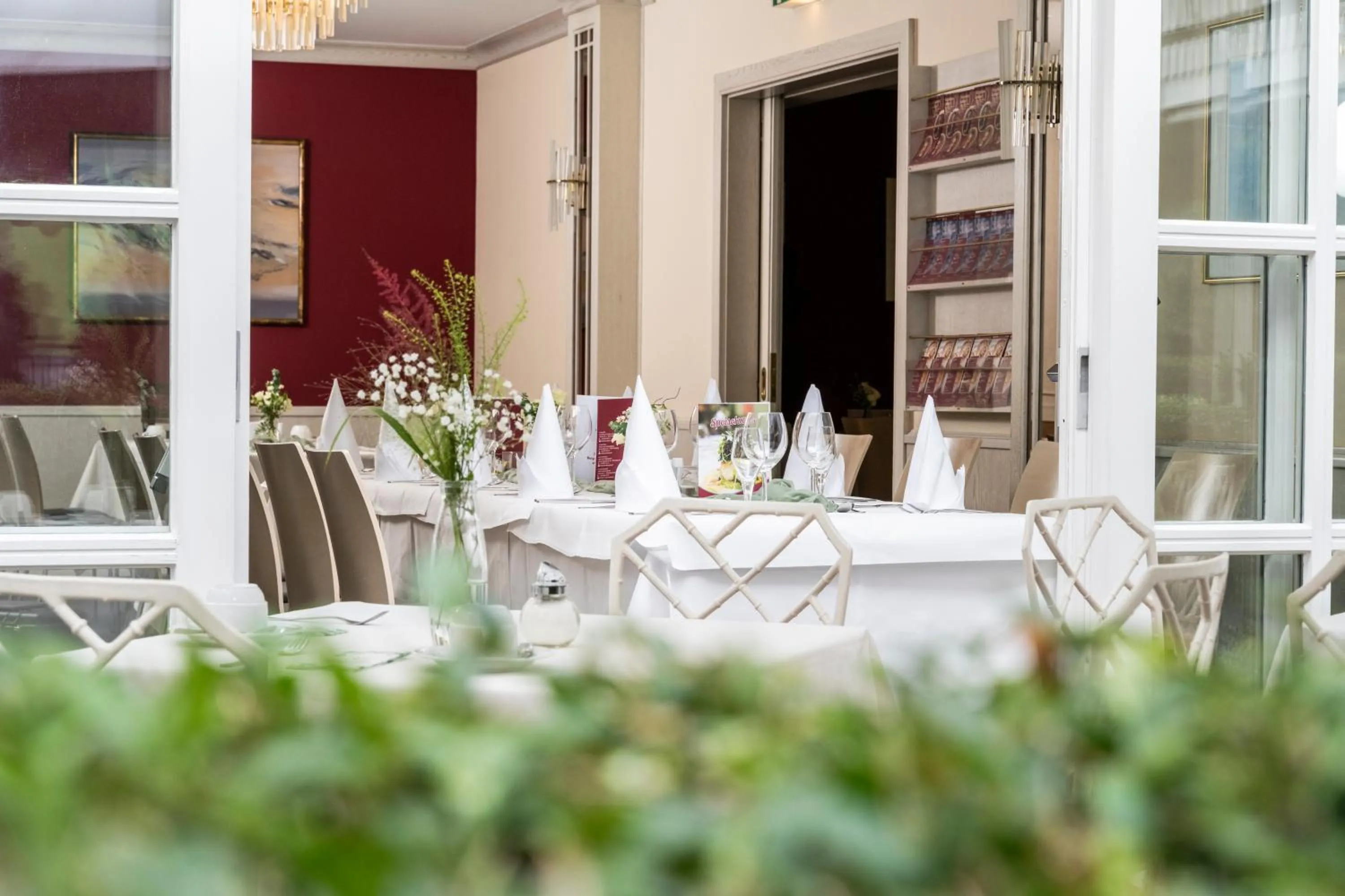 Restaurant/places to eat in Arvena Reichsstadt Hotel