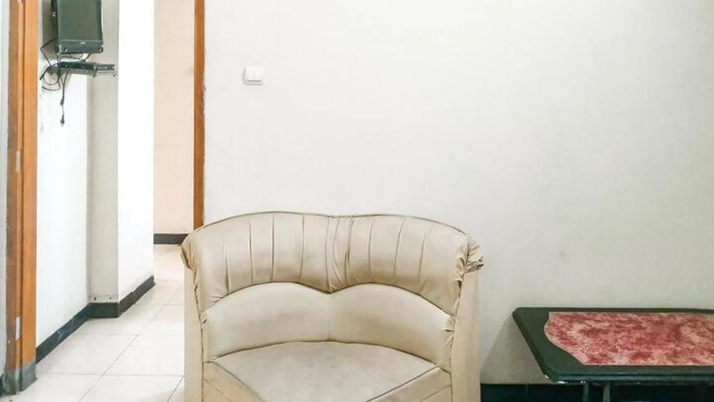 Seating area in Villa Al Barokah Syariah Family Mitra RedDoorz near Sarangan Lake