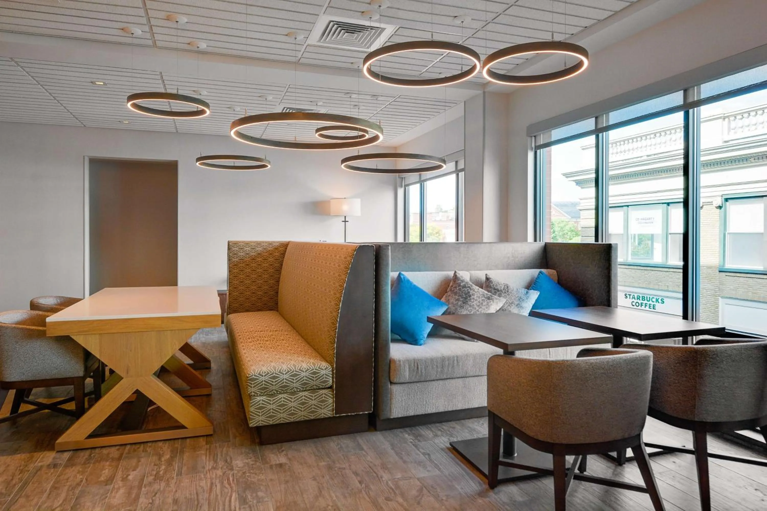 Breakfast in Hampton Inn Salem, Ma