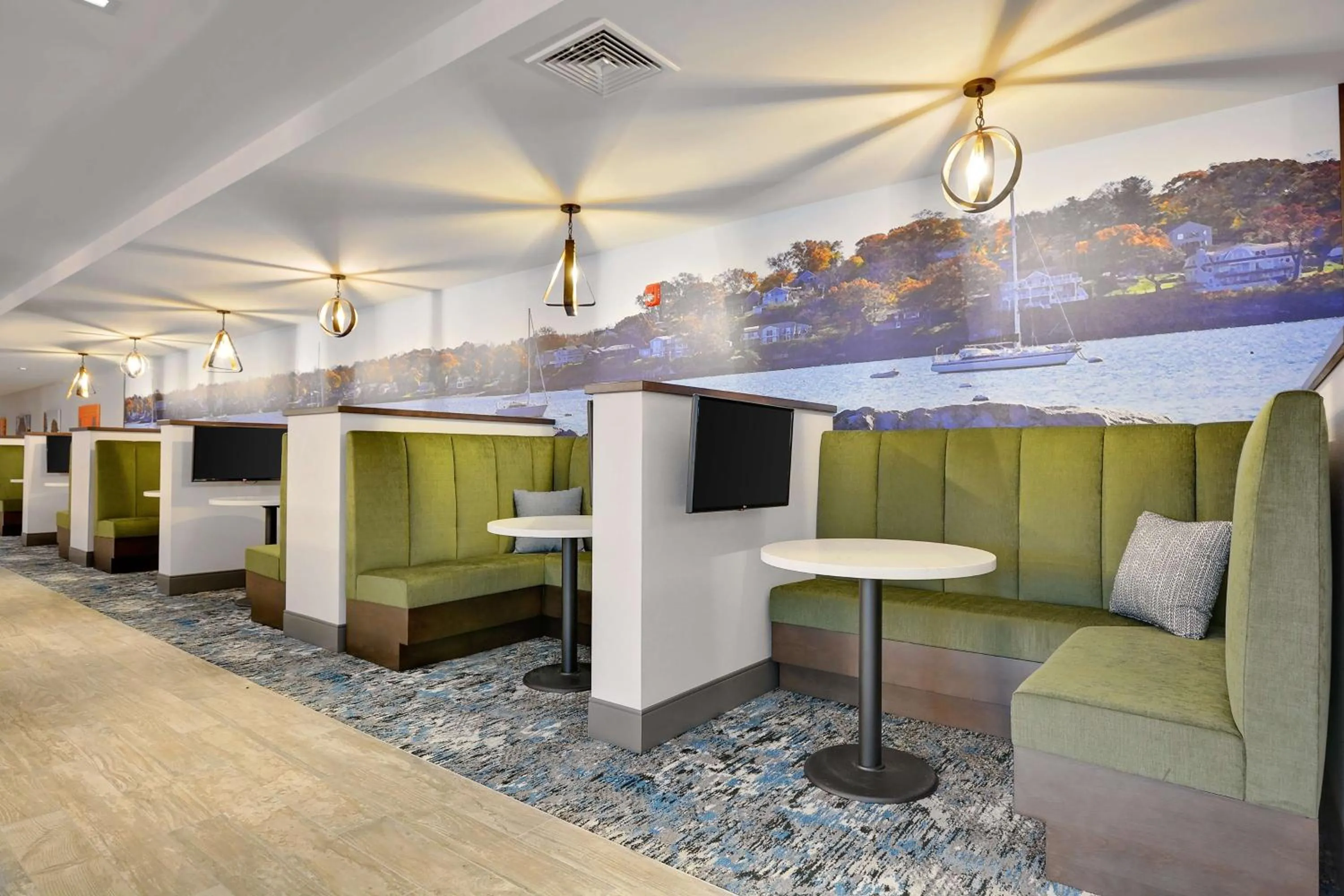 Business facilities in Hampton Inn Salem, Ma