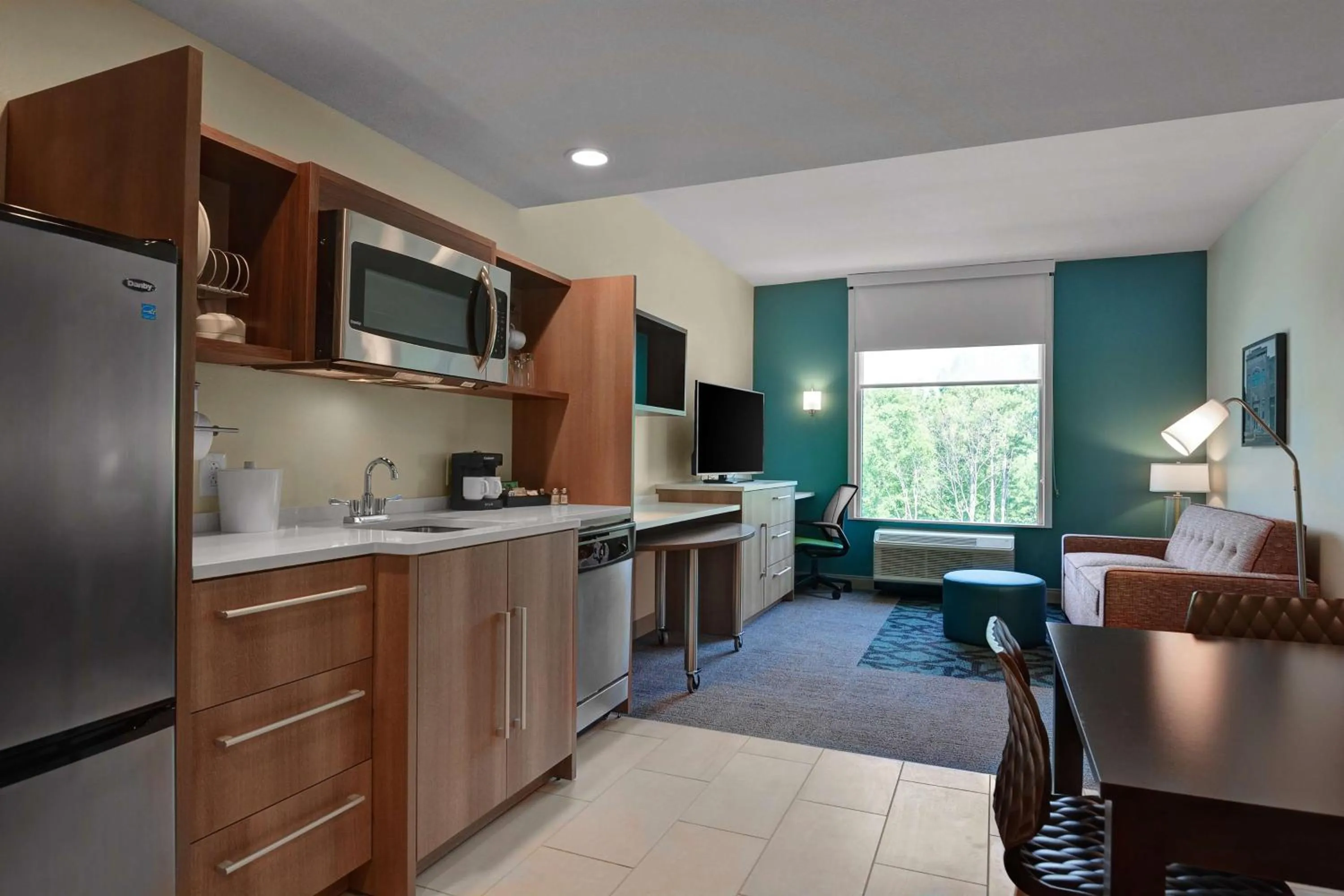 Kitchen or kitchenette in Home2 Suites By Hilton Fort Mill, Sc