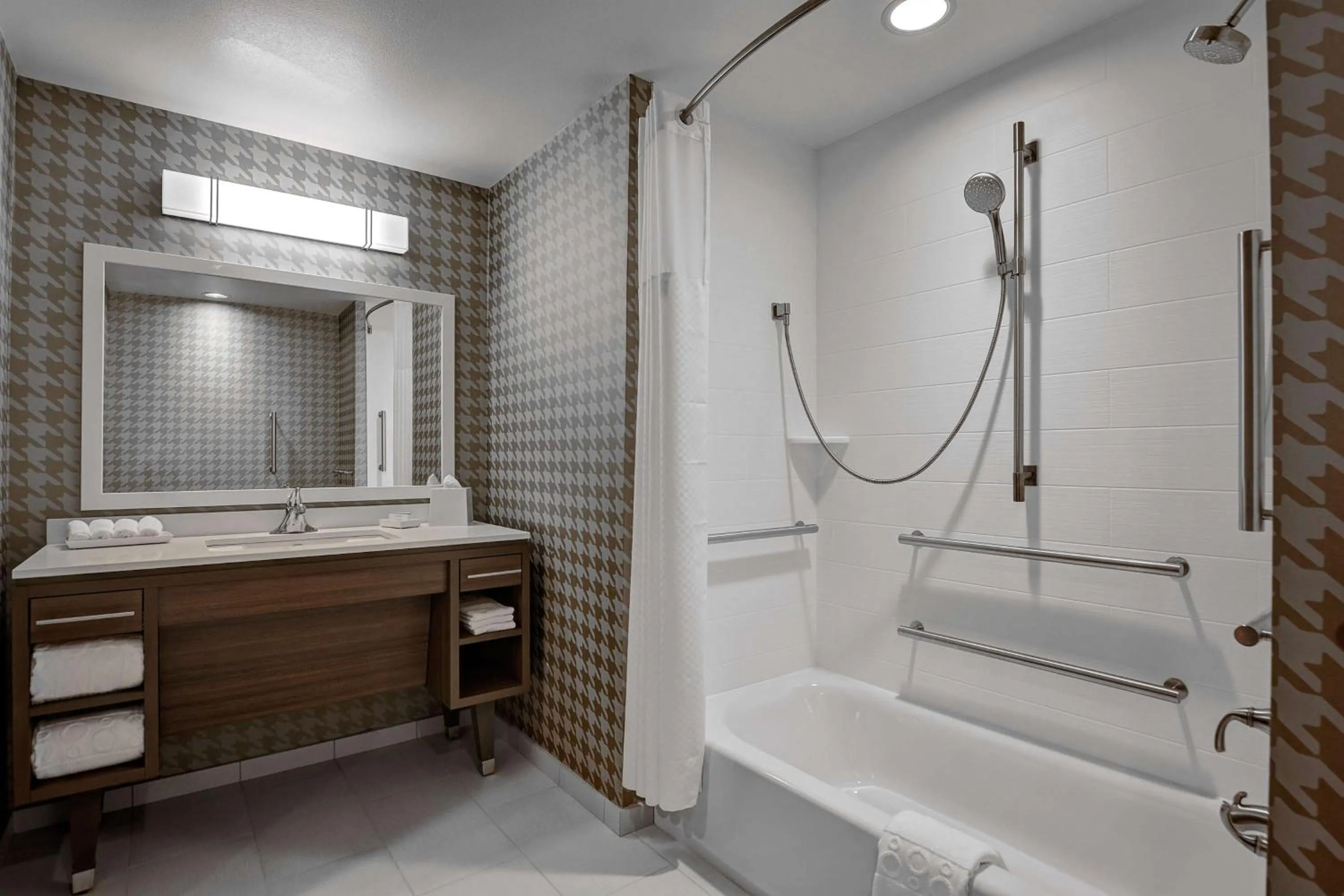 Bathroom in Home2 Suites By Hilton Fort Mill, Sc