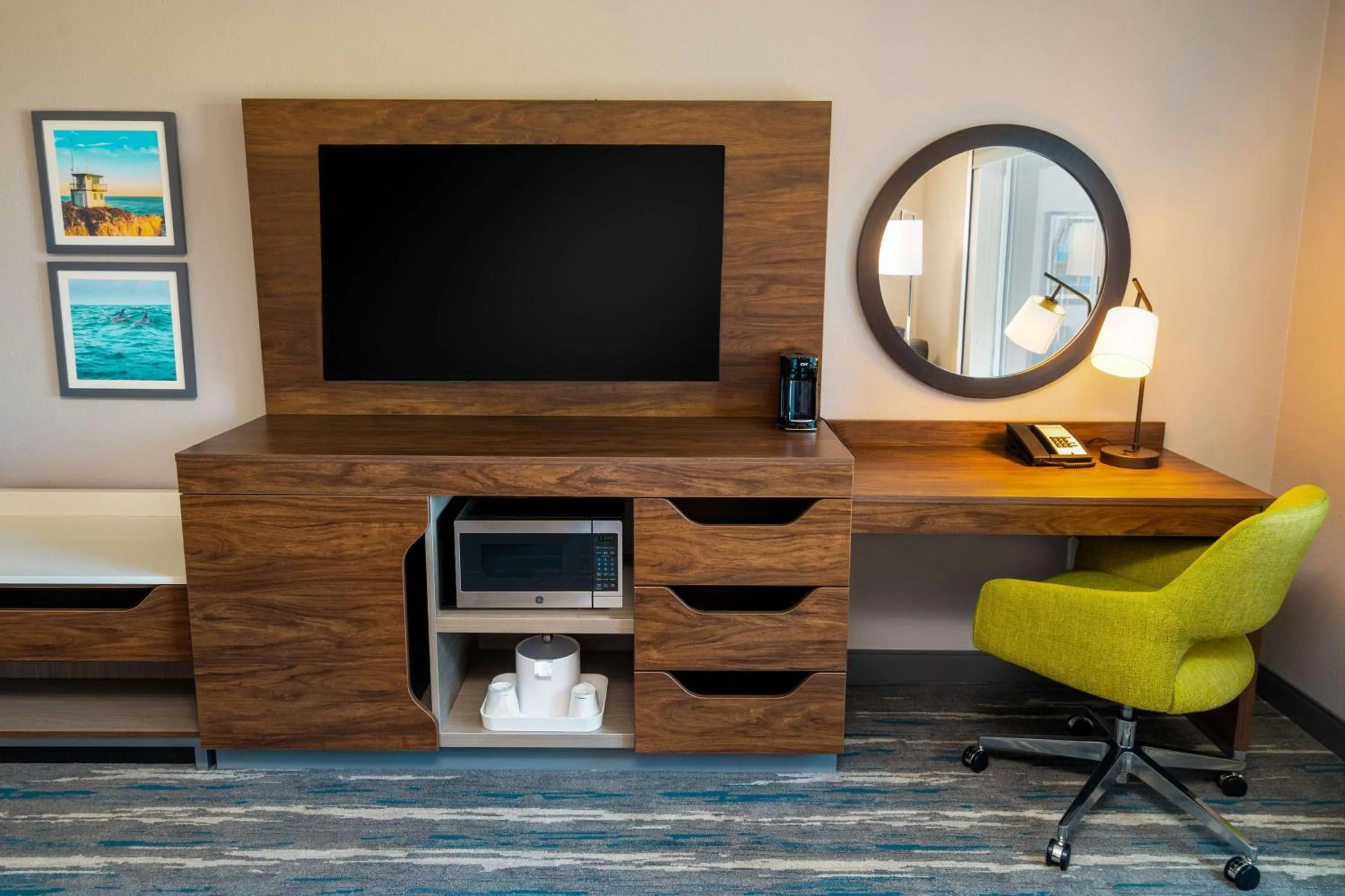 Bedroom in Hampton Inn & Suites Imperial Beach San Diego, Ca