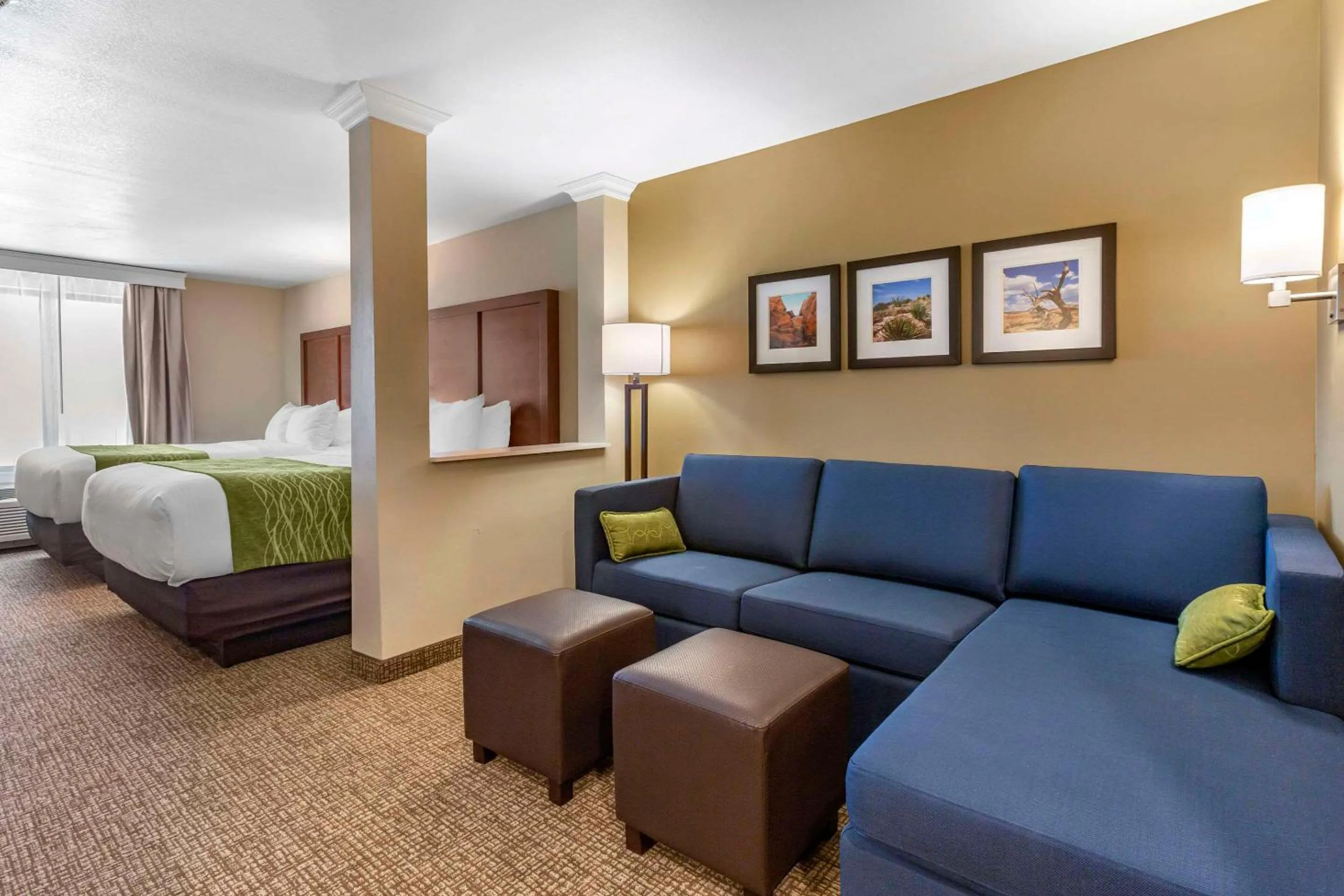 Bedroom, Bed in Comfort Suites Albuquerque Airport