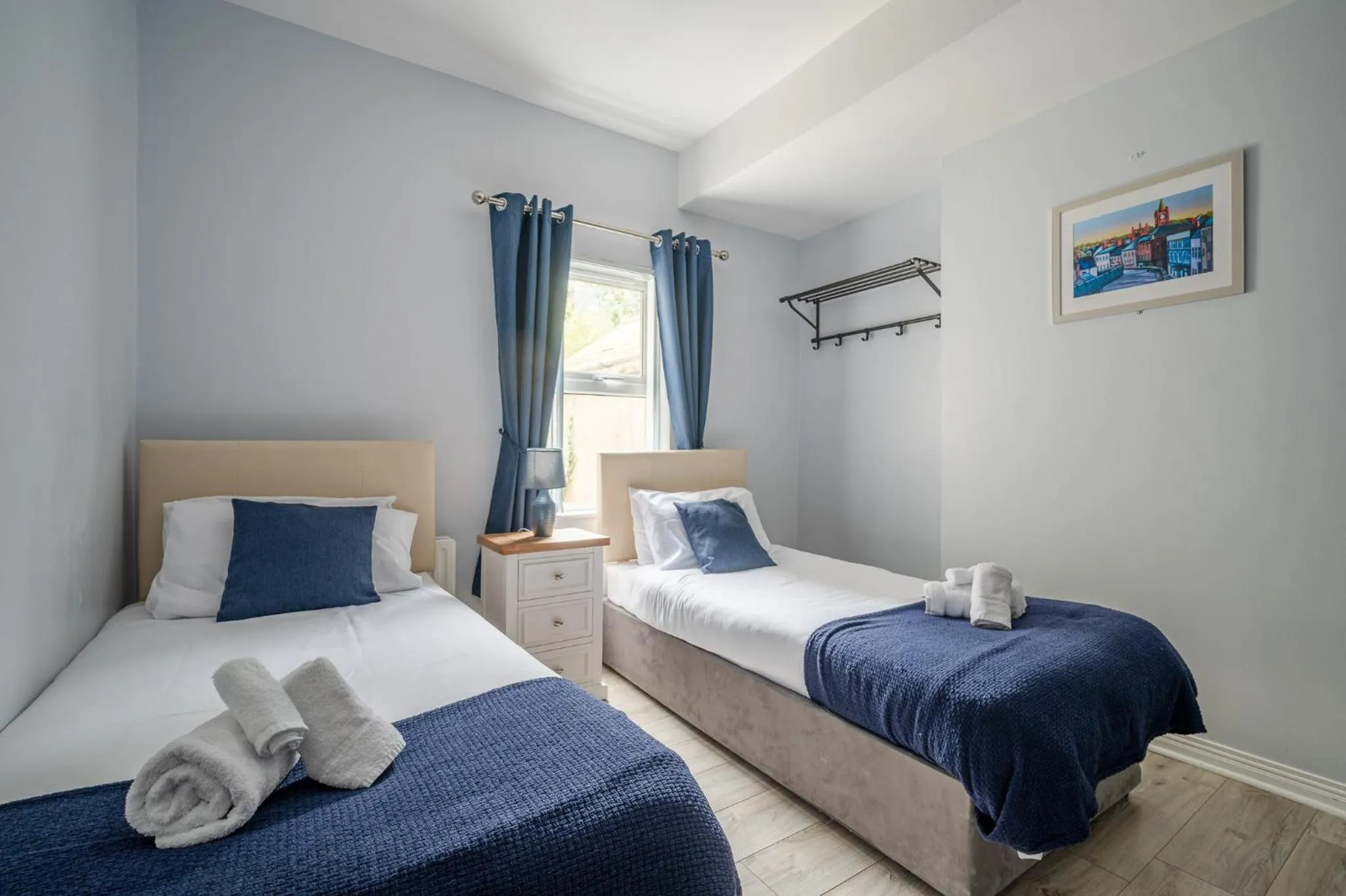 Photo of the whole room, Bed in Chamberlain House