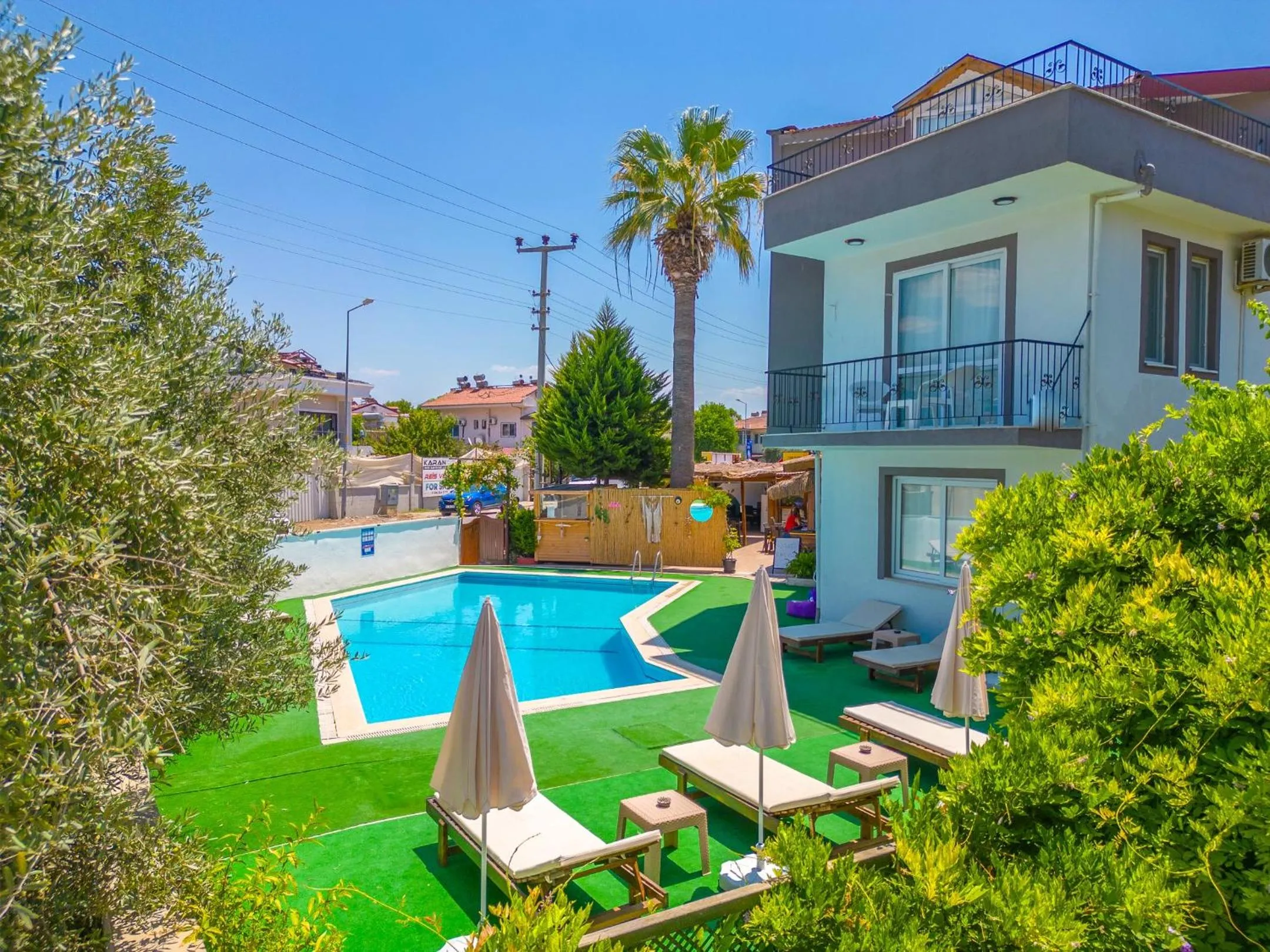 Swimming pool in Nehir Apart Hotel