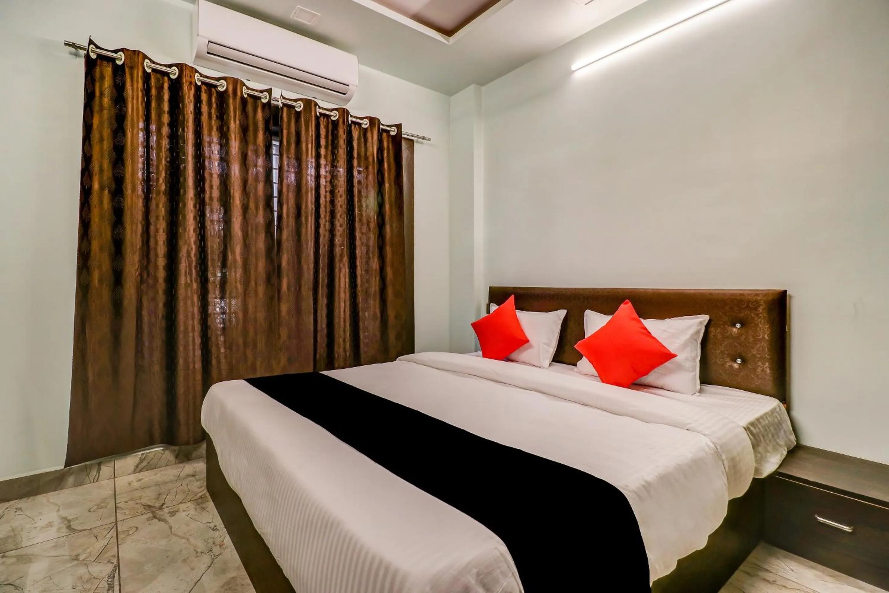 Bedroom, Bed in Hotel O CROWN PACIFIC