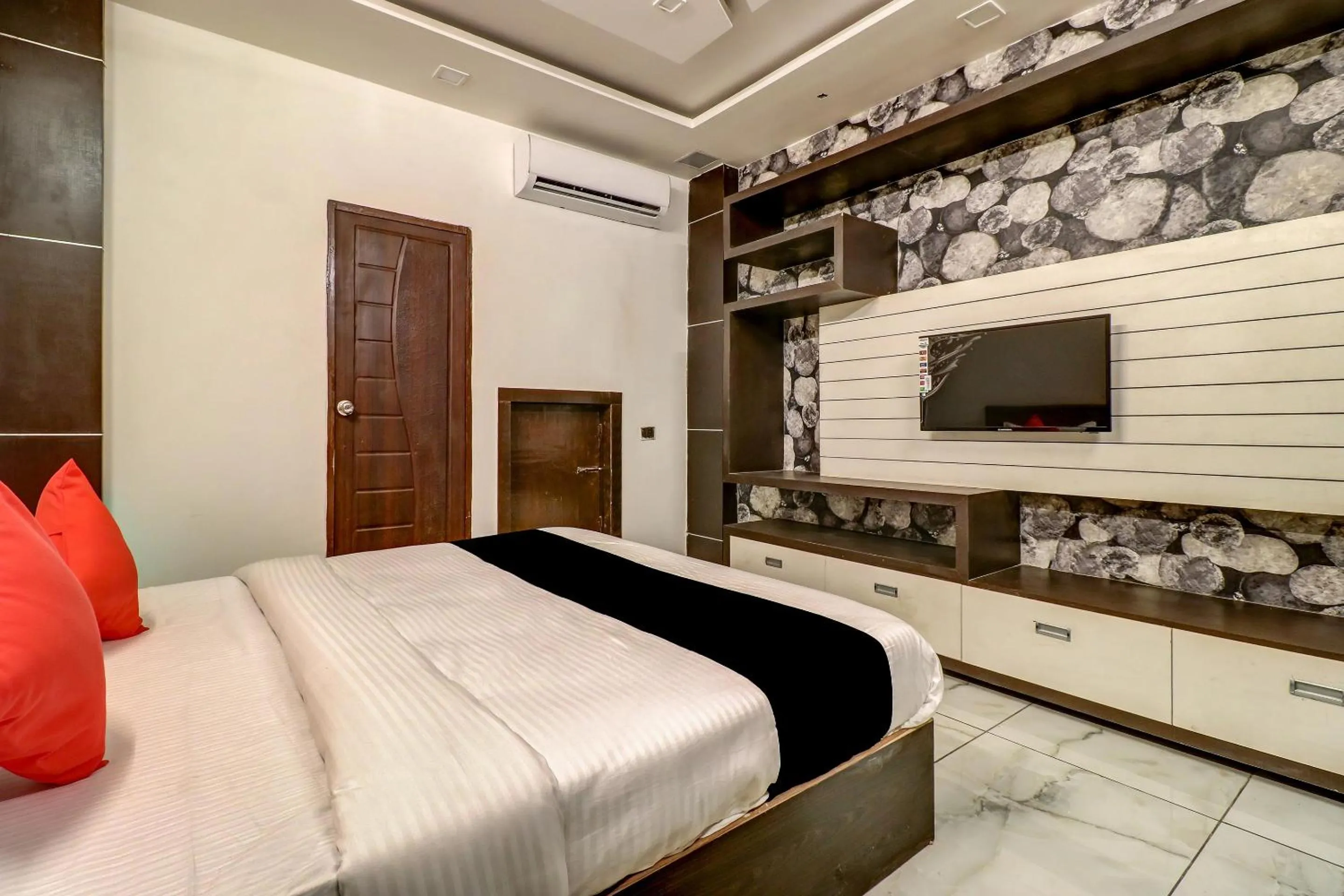 Bedroom, Bed in Hotel O CROWN PACIFIC