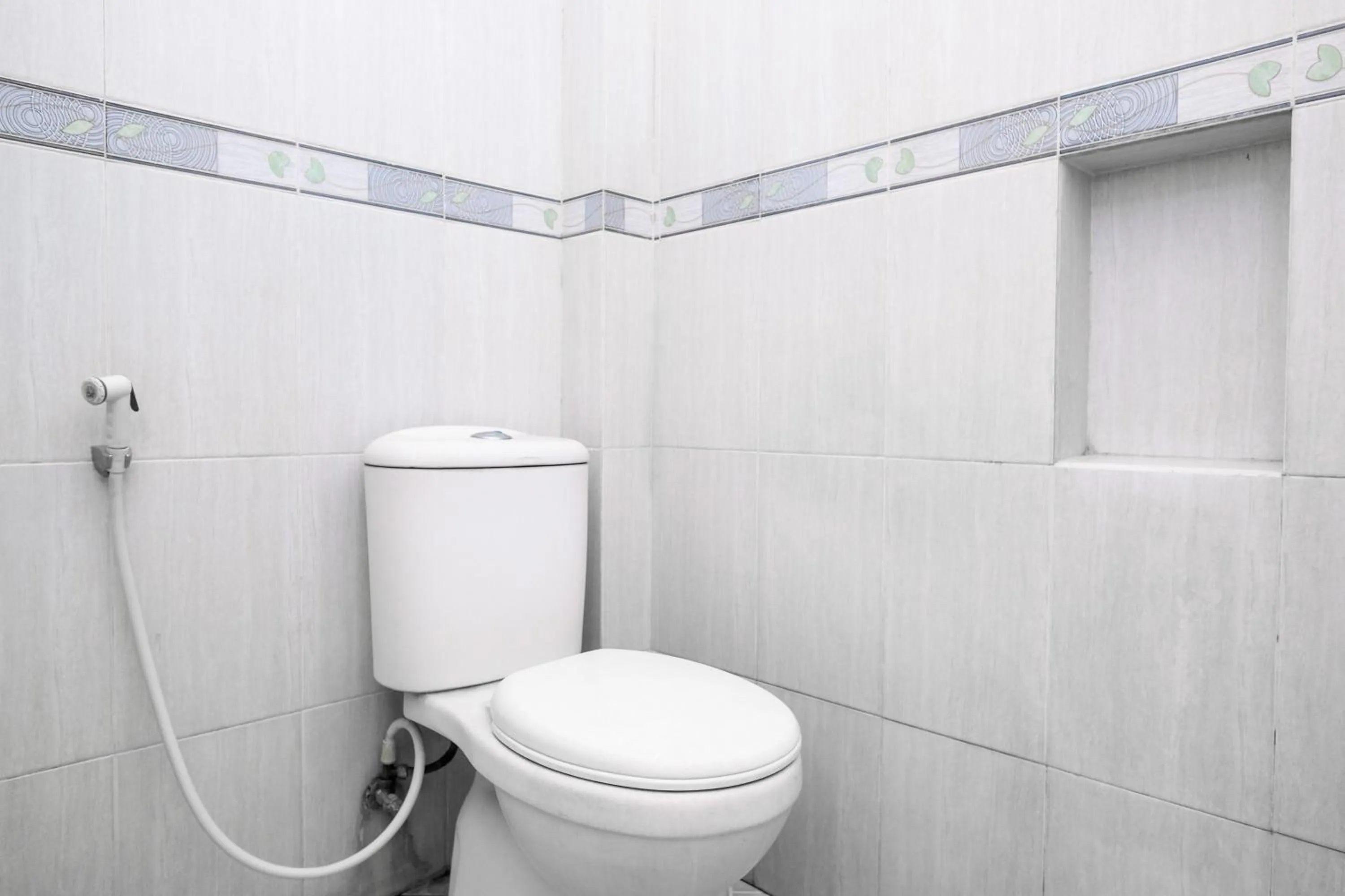 Bathroom in RedDoorz Syariah near Alun Alun Kebumen