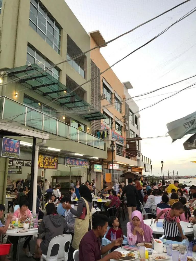 Restaurant/places to eat in Sipadan Inn 2