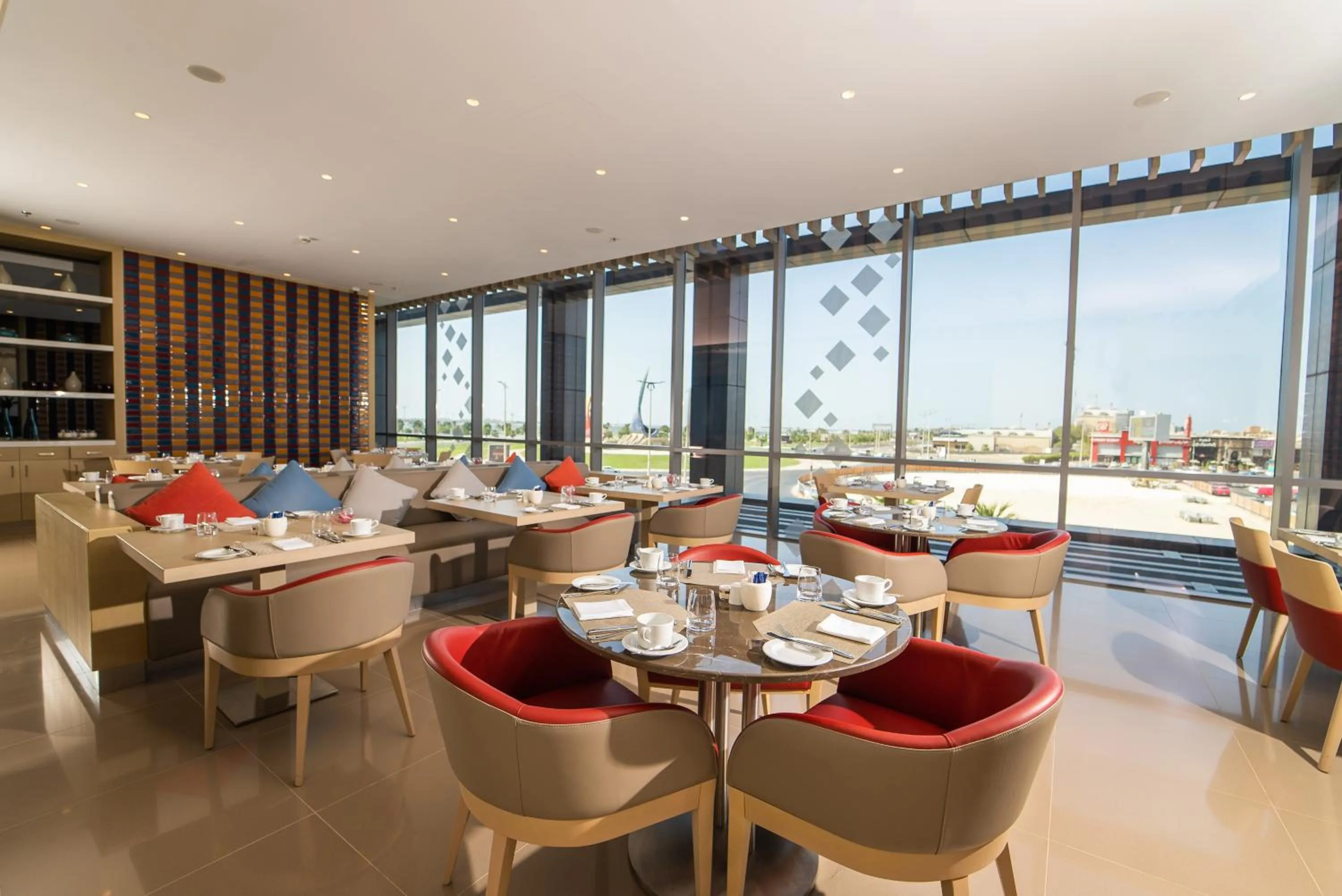 Restaurant/places to eat in Dana Rayhaan by Rotana