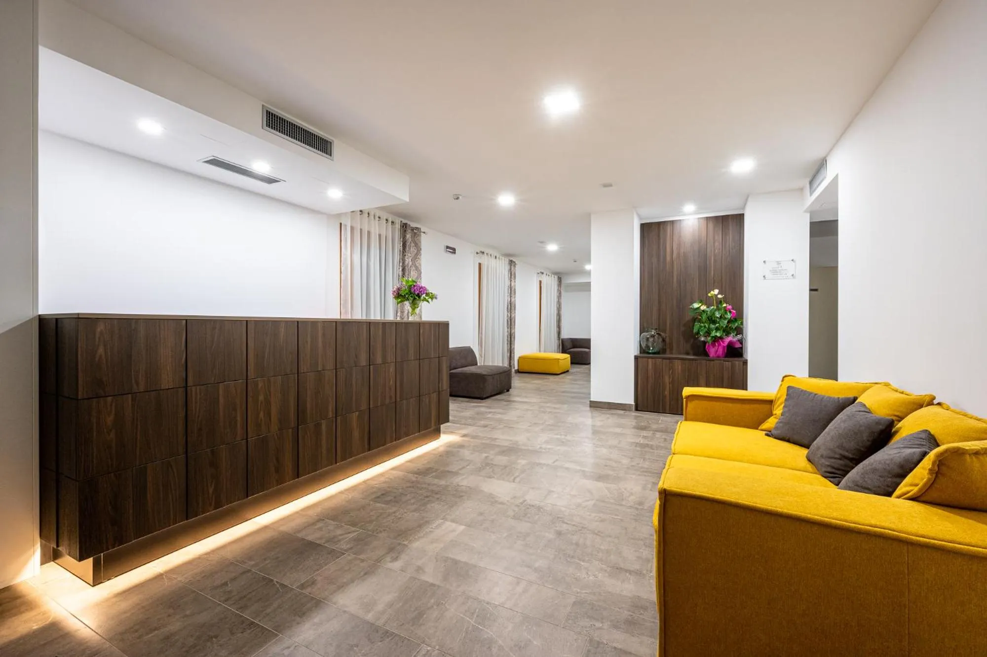 Lobby or reception in HOTEL TRILAGO