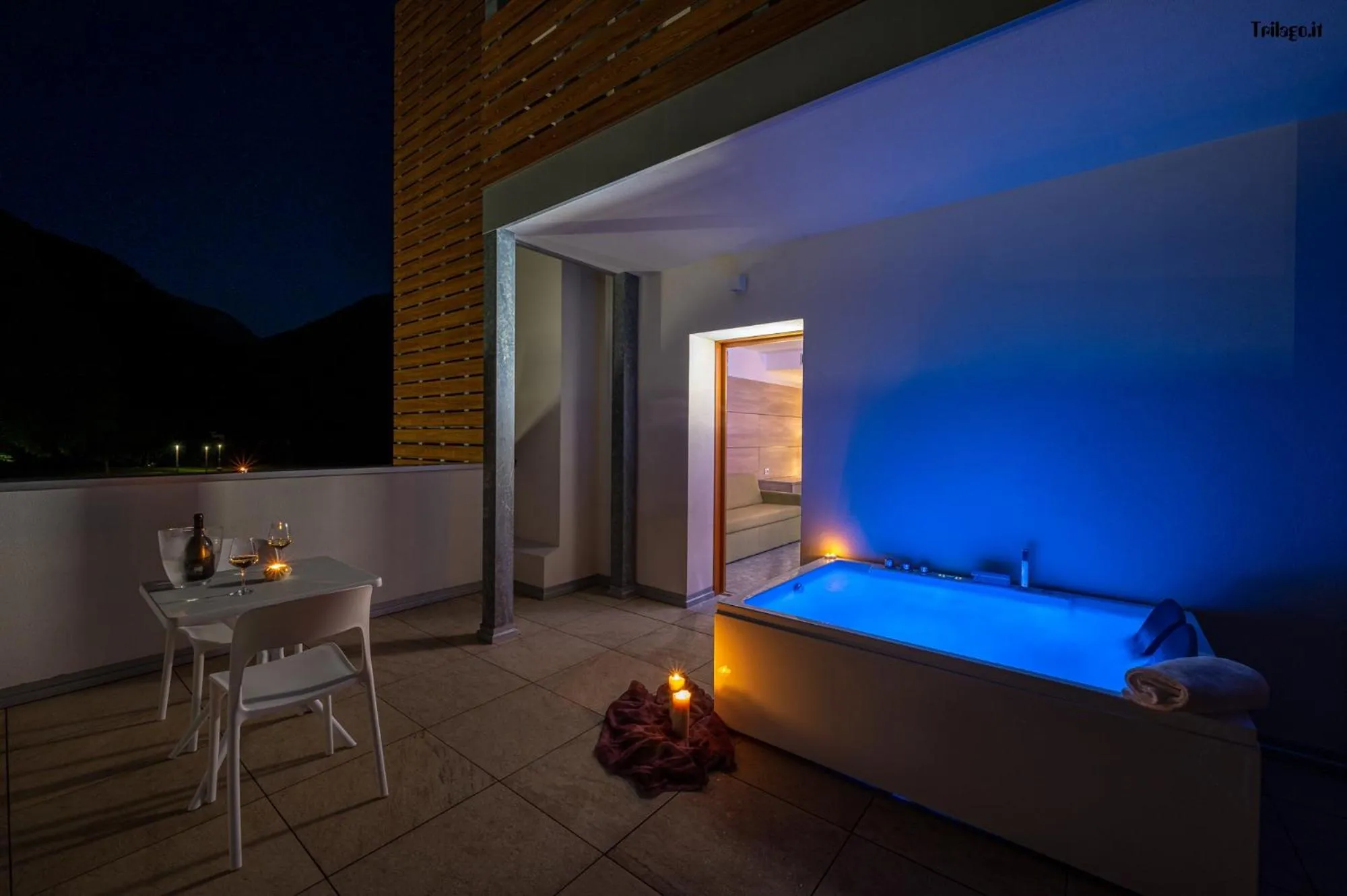 Hot Tub in HOTEL TRILAGO