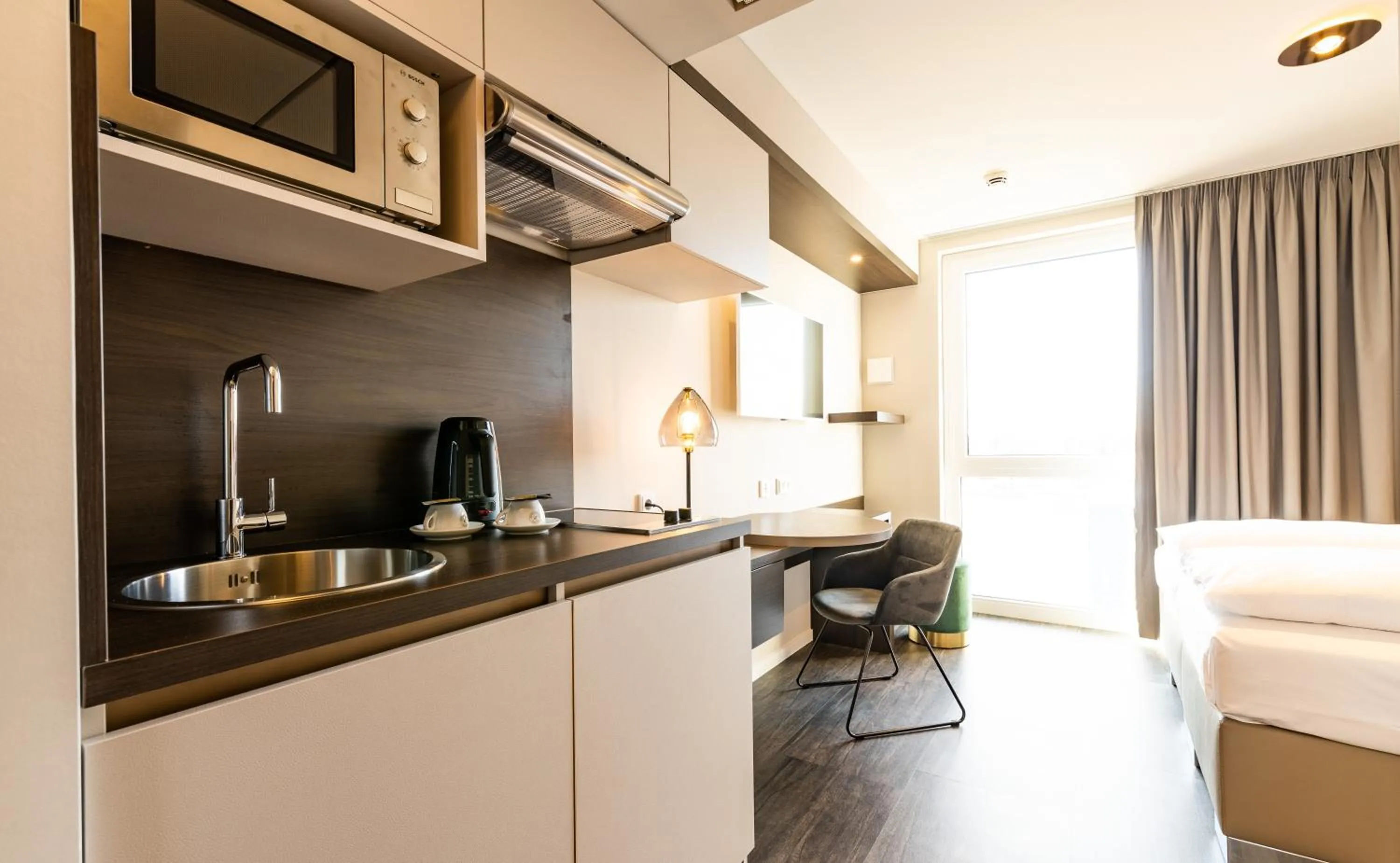 Photo of the whole room, Bed in MASEVEN München Messe Trudering