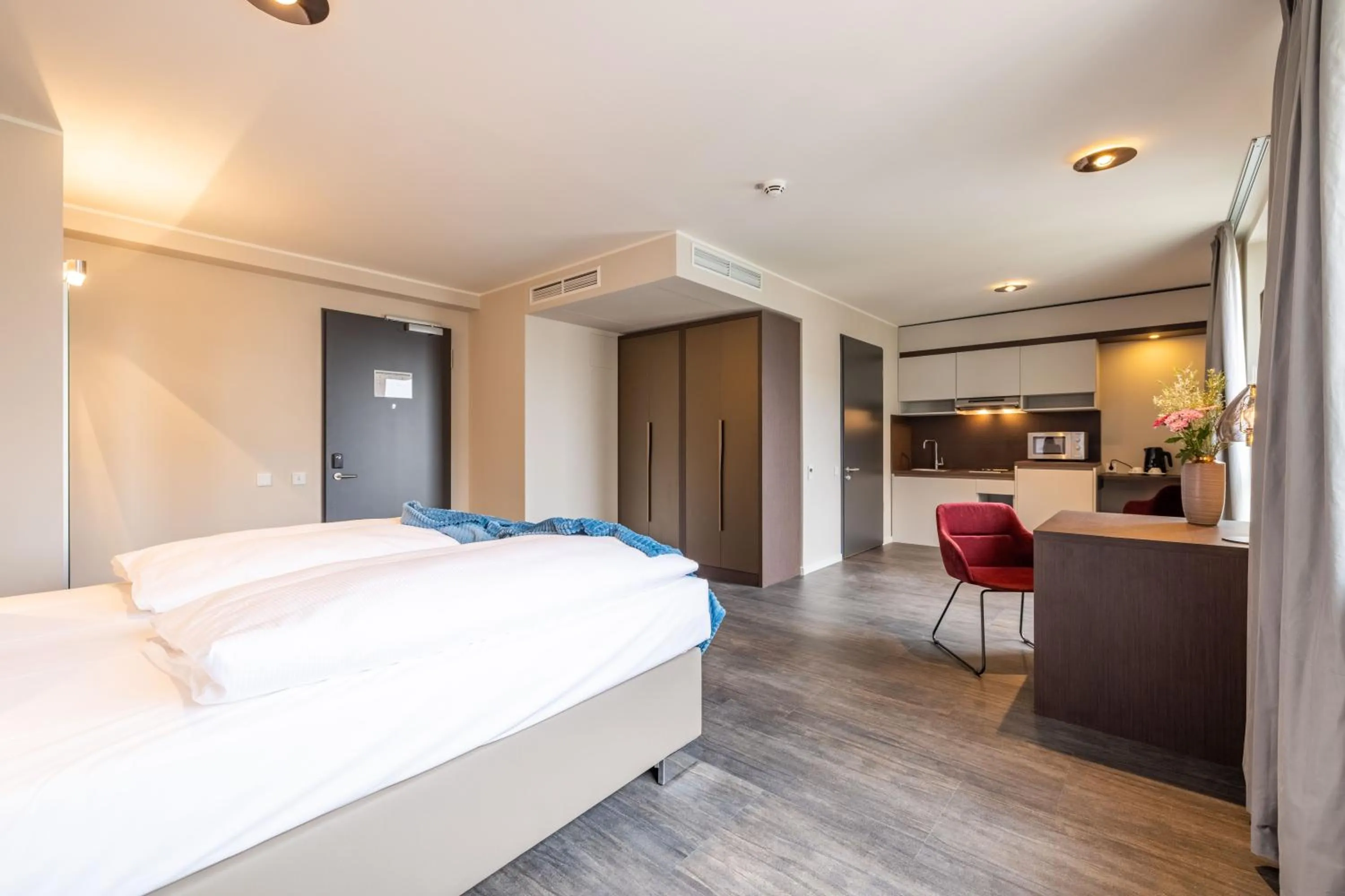 Photo of the whole room, Bed in MASEVEN München Messe Trudering