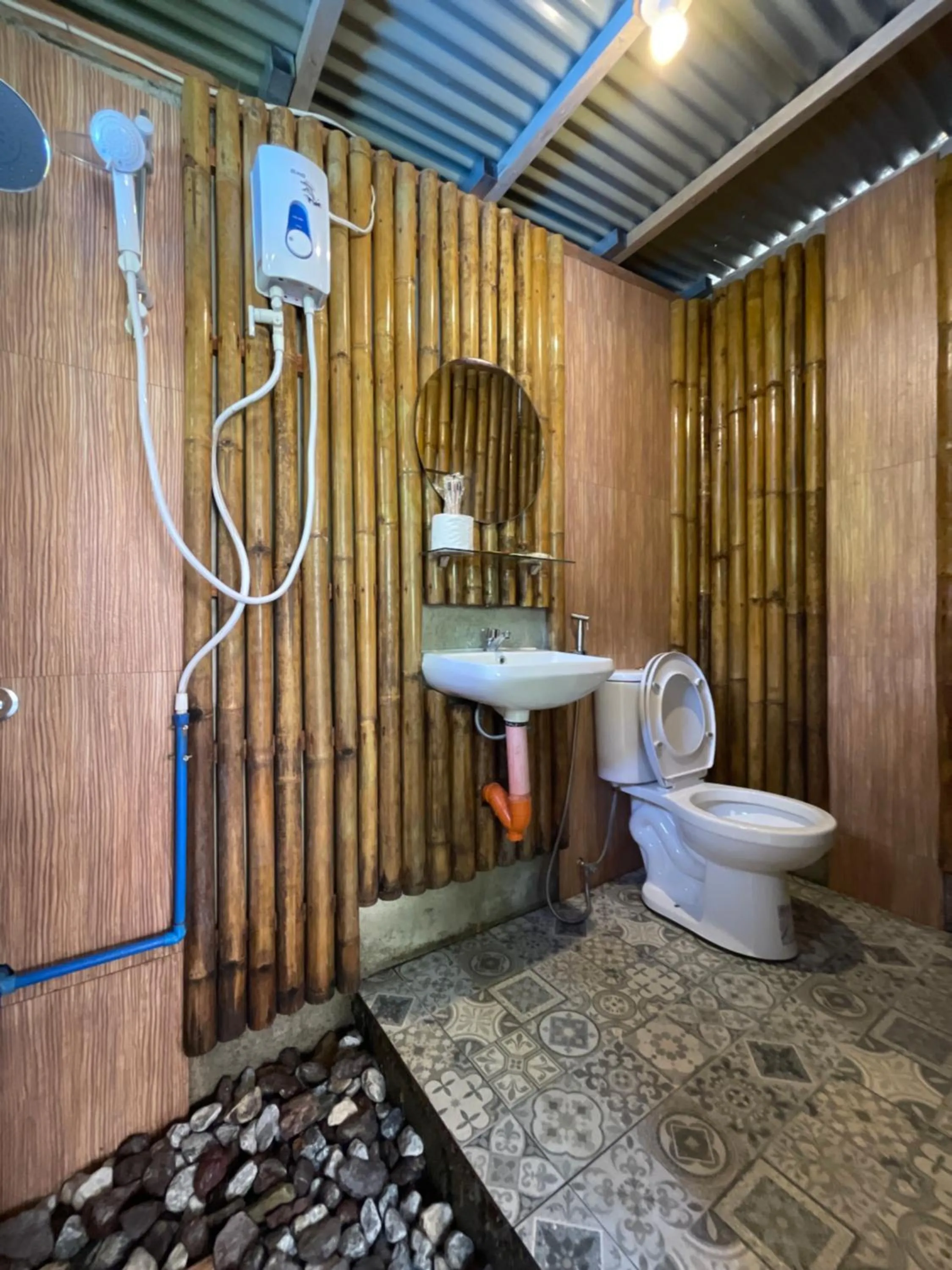 Shower in Camp Paraiso Resort