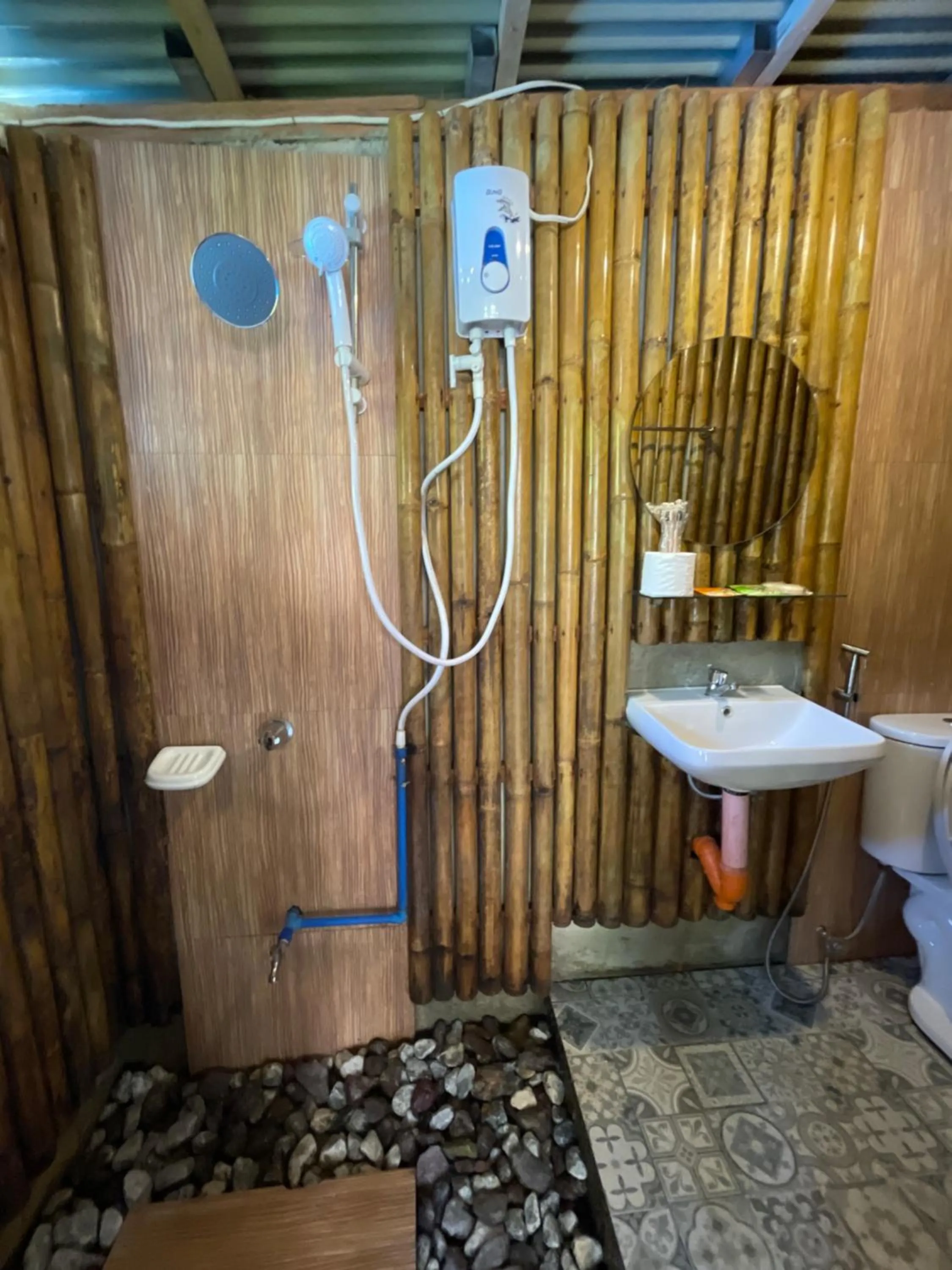 Shower in Camp Paraiso Resort