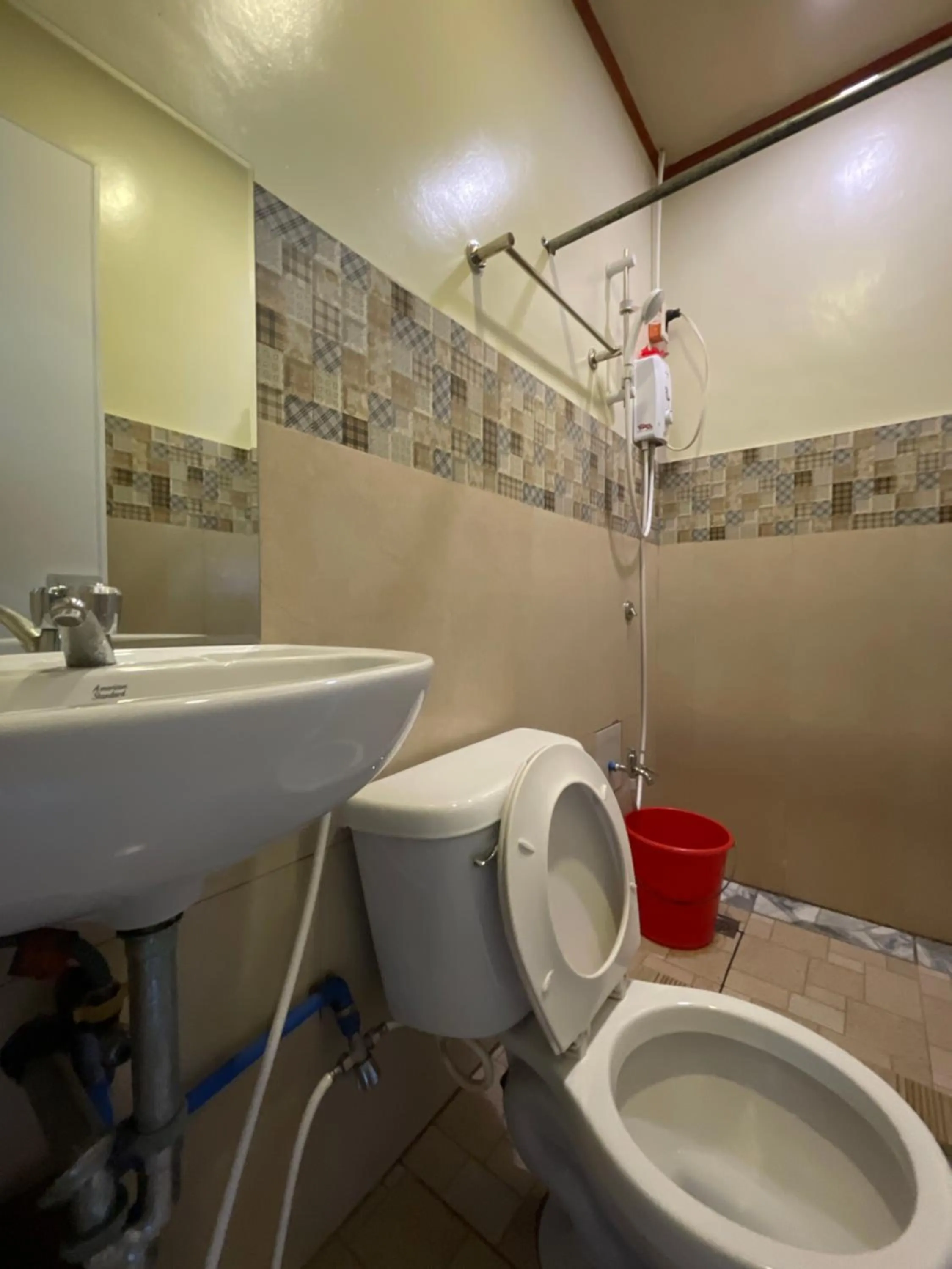 Shower in Camp Paraiso Resort