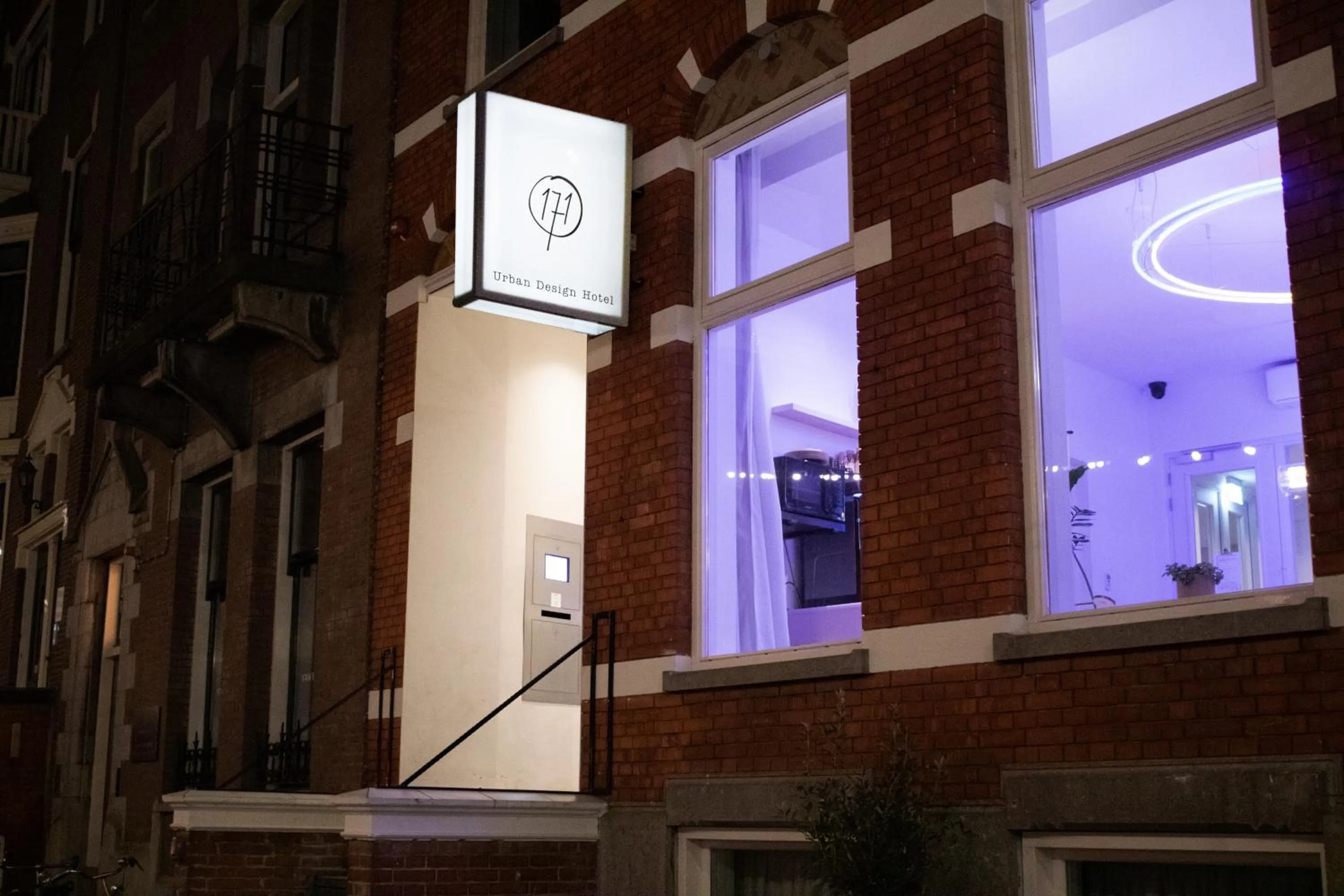 Property building in Hotel 171