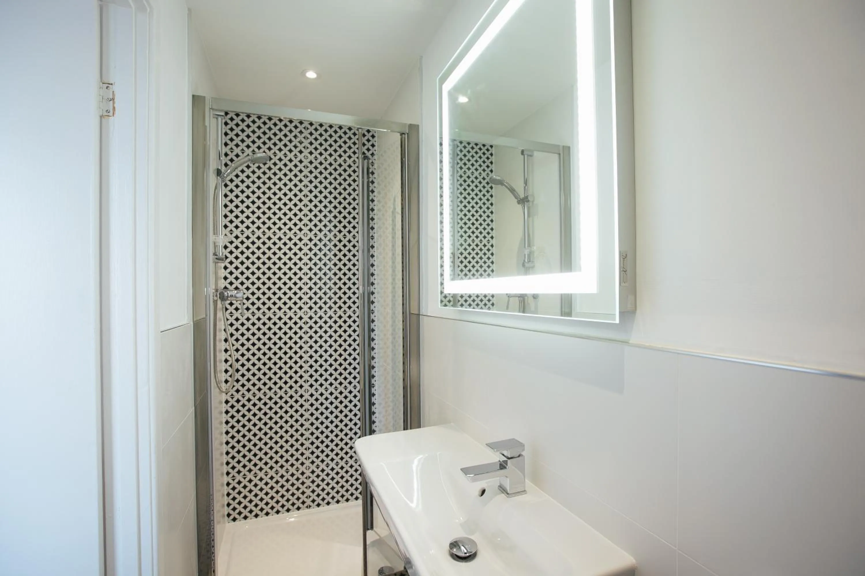 Bathroom in Lindholme Guest House