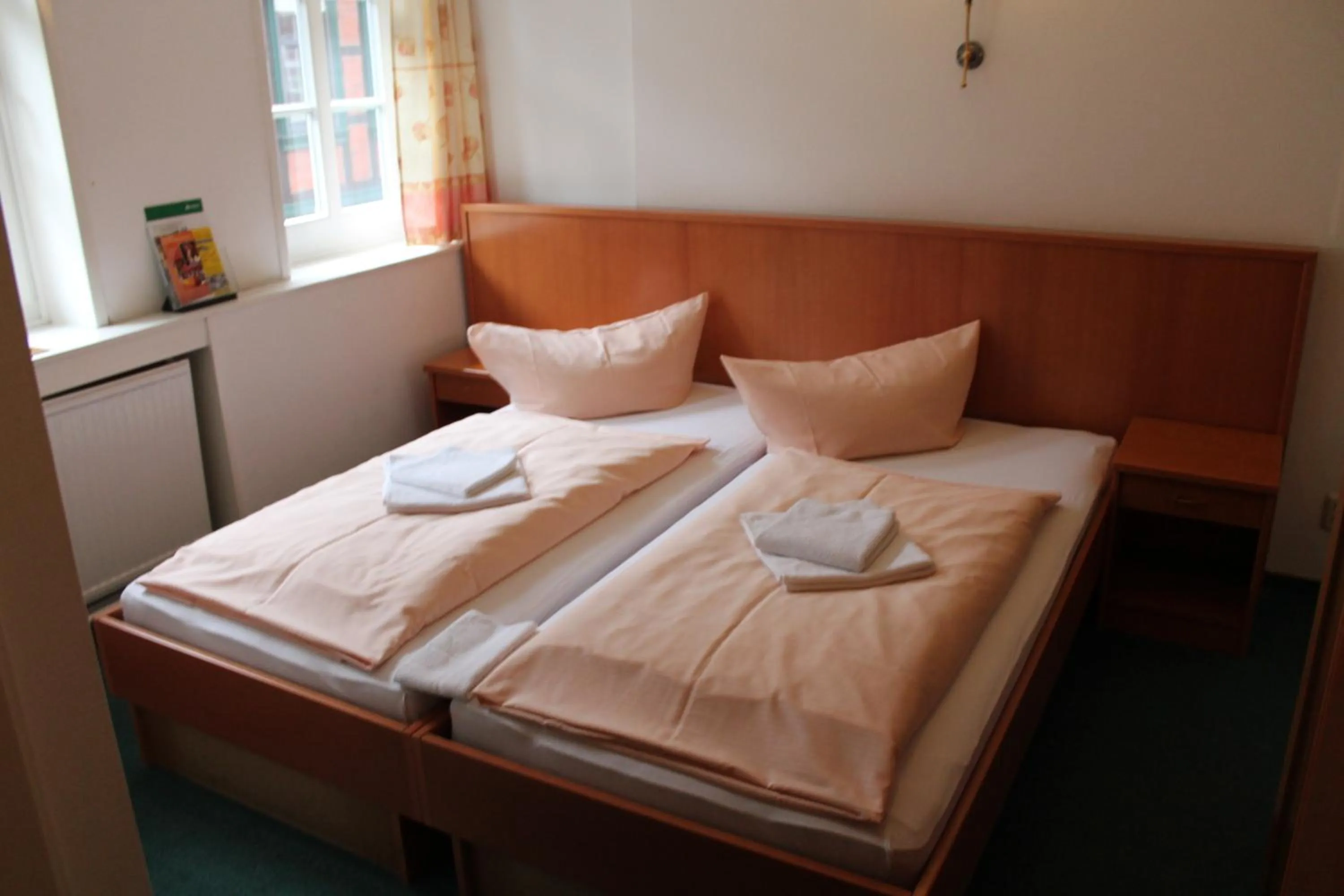 Day, Bed in La Rustica Altstadthotel