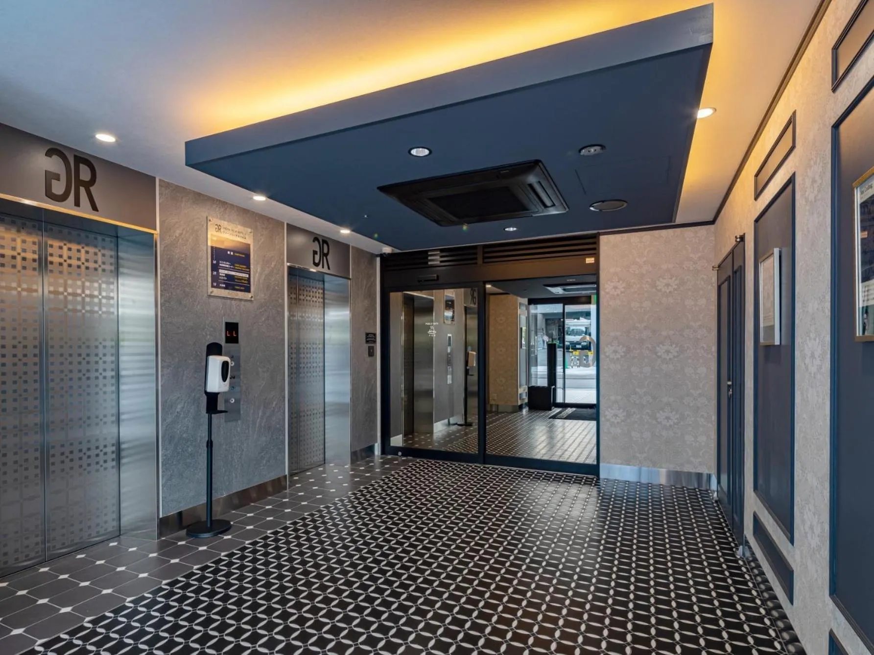 Facade/entrance in Green Rich Hotel Kobe Sannomiya (Artificial hot spring Futamata Yunohana)