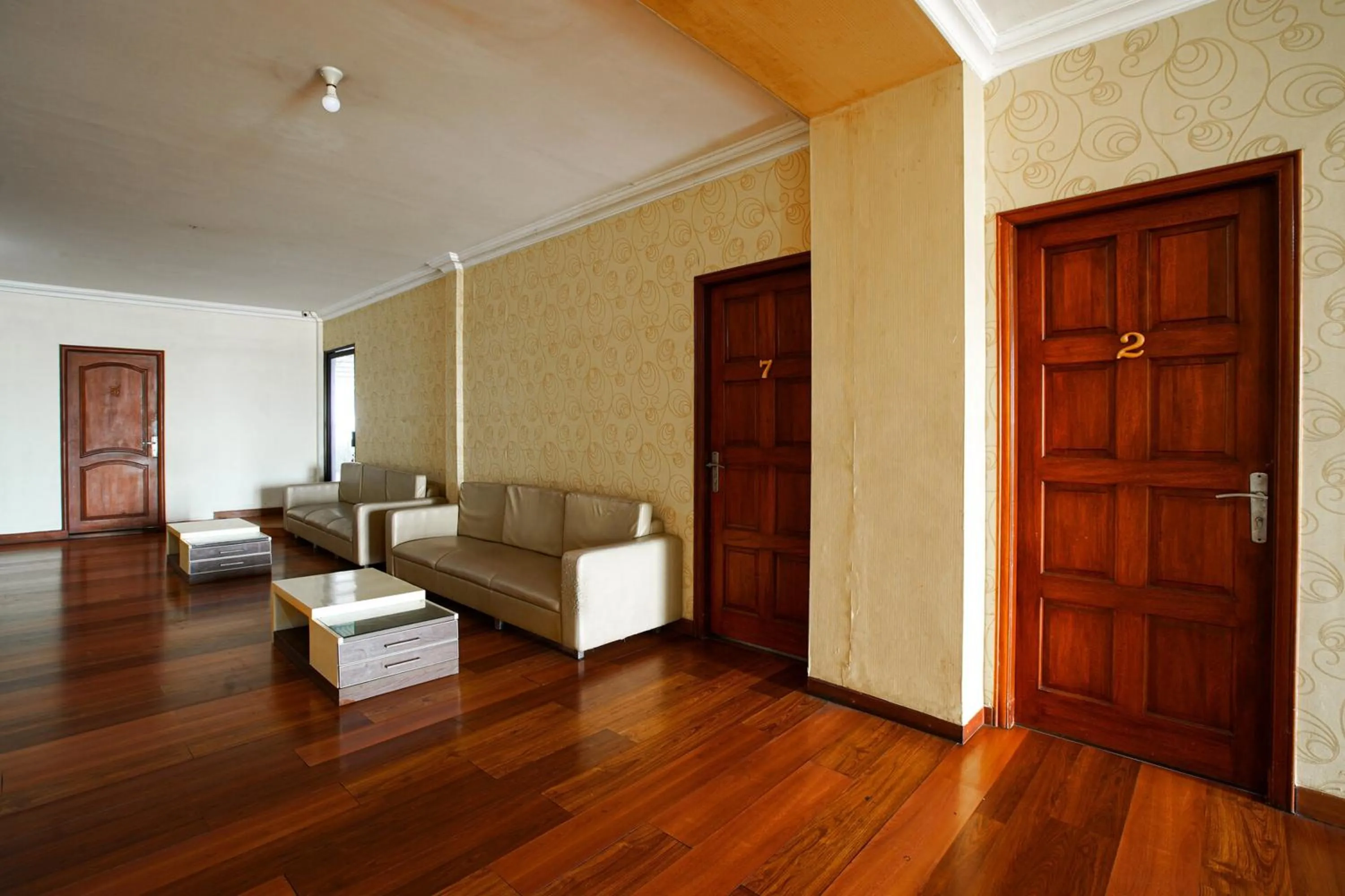 RedDoorz near Palembang Trade Center 3