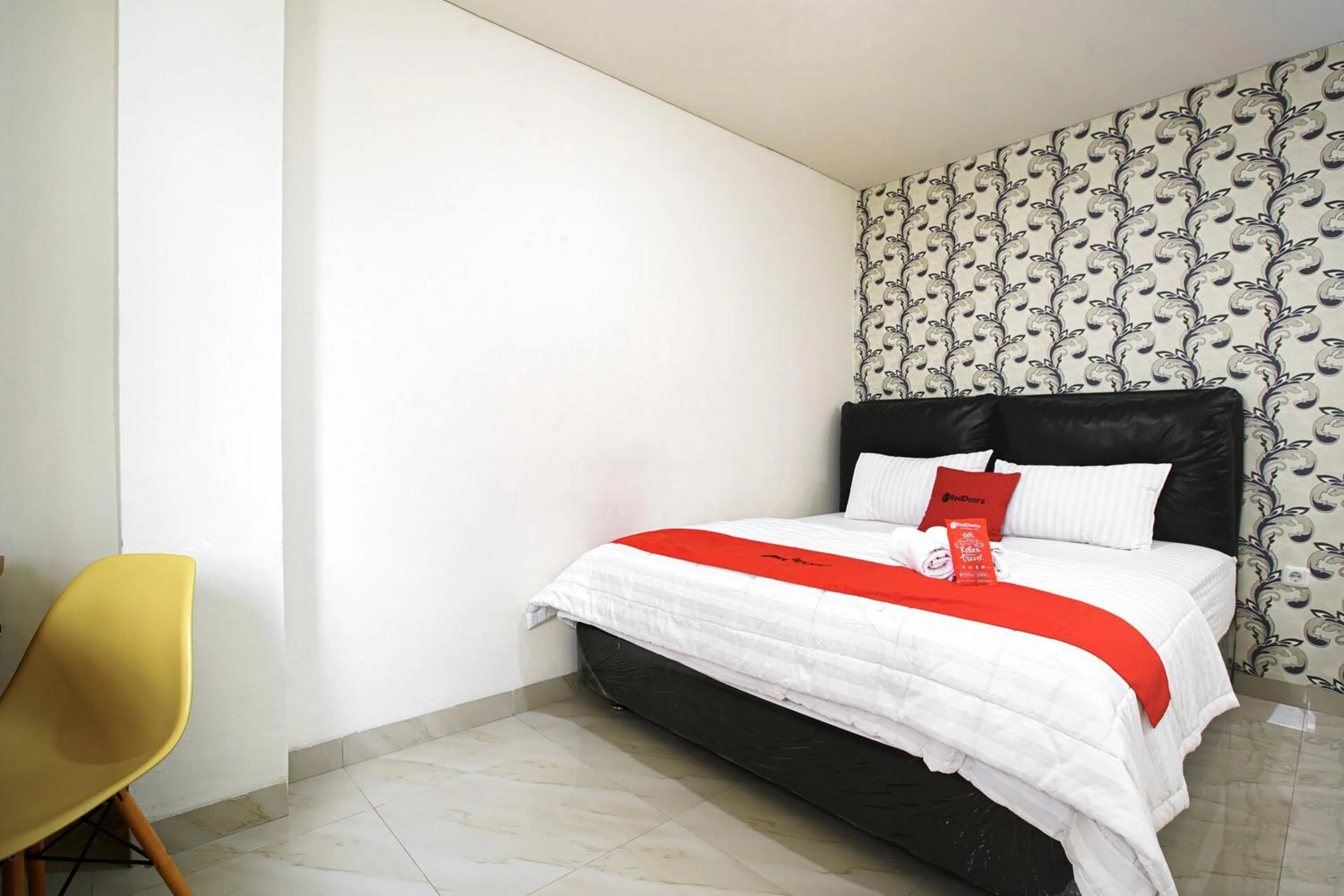 Bed in RedDoorz near Palembang Trade Center 3