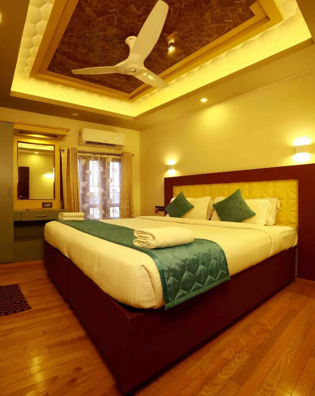 Bedroom, Bed in Cosy Premium Houseboats