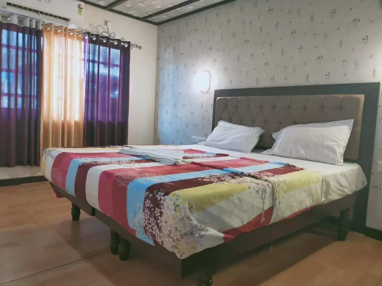 Deluxe Double Room in Cosy Premium Houseboats Deluxe Double Room in Cosy Premium Houseboats