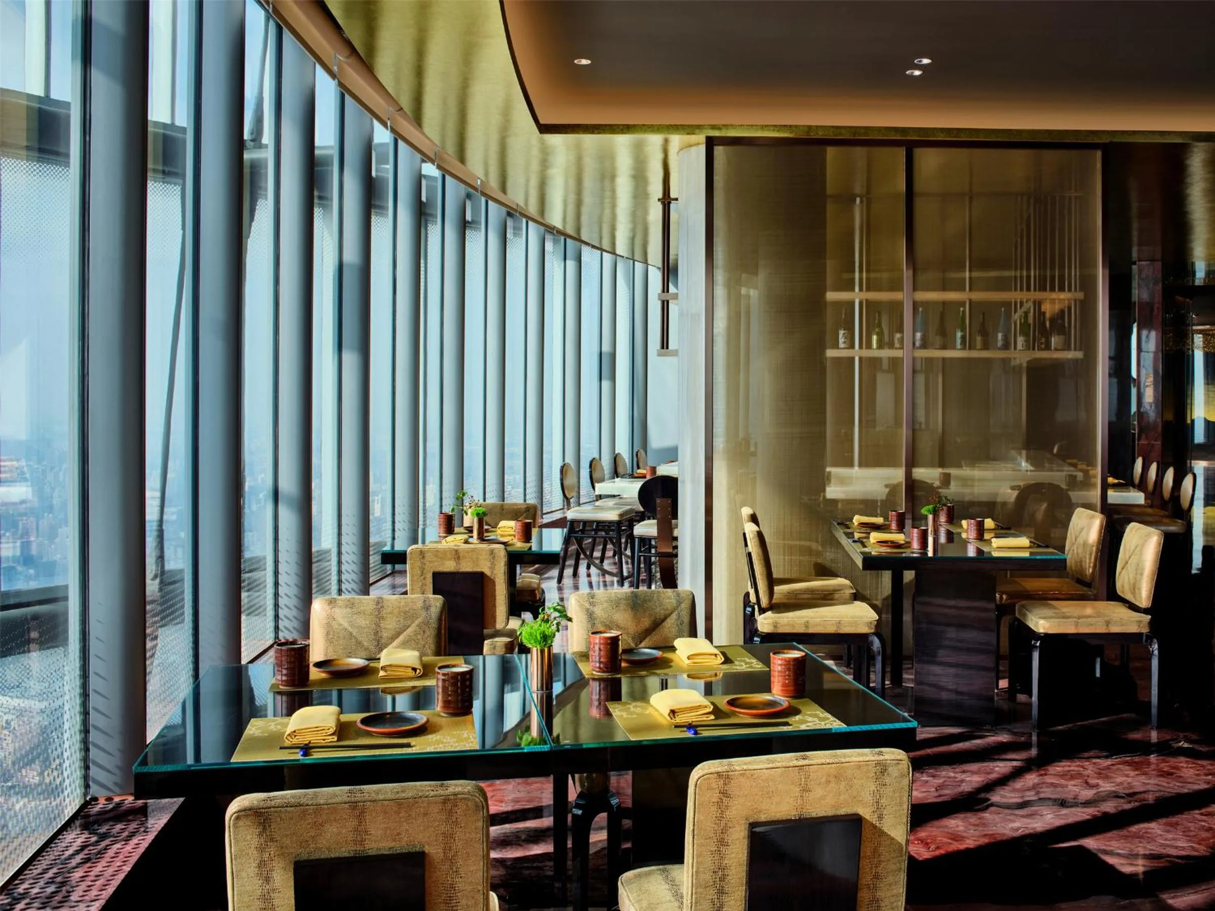 Restaurant/places to eat in J Hotel, Shanghai Tower - Above All Else, Overlooking the Bund
