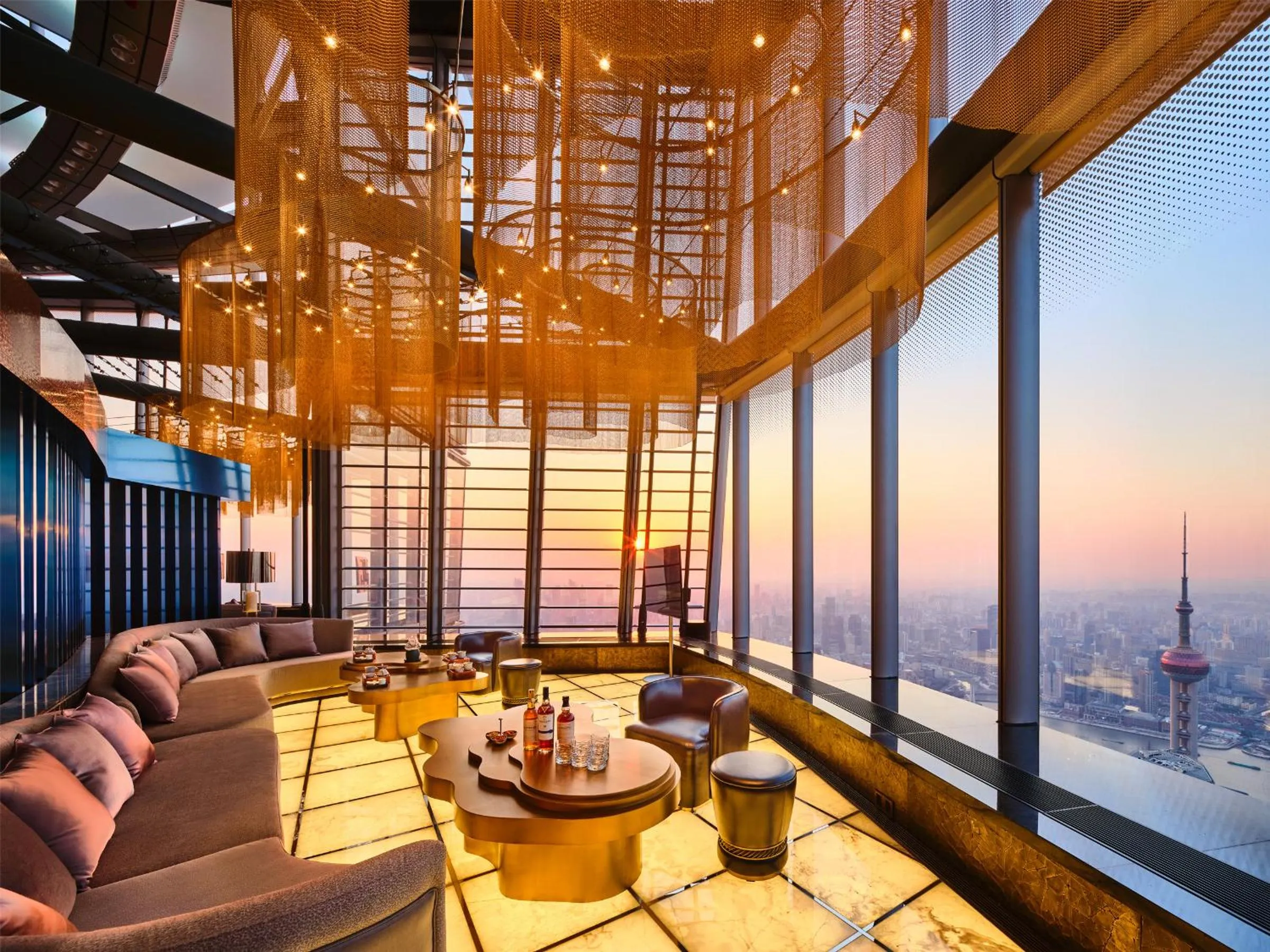 Restaurant/places to eat in J Hotel, Shanghai Tower - Above All Else, Overlooking the Bund