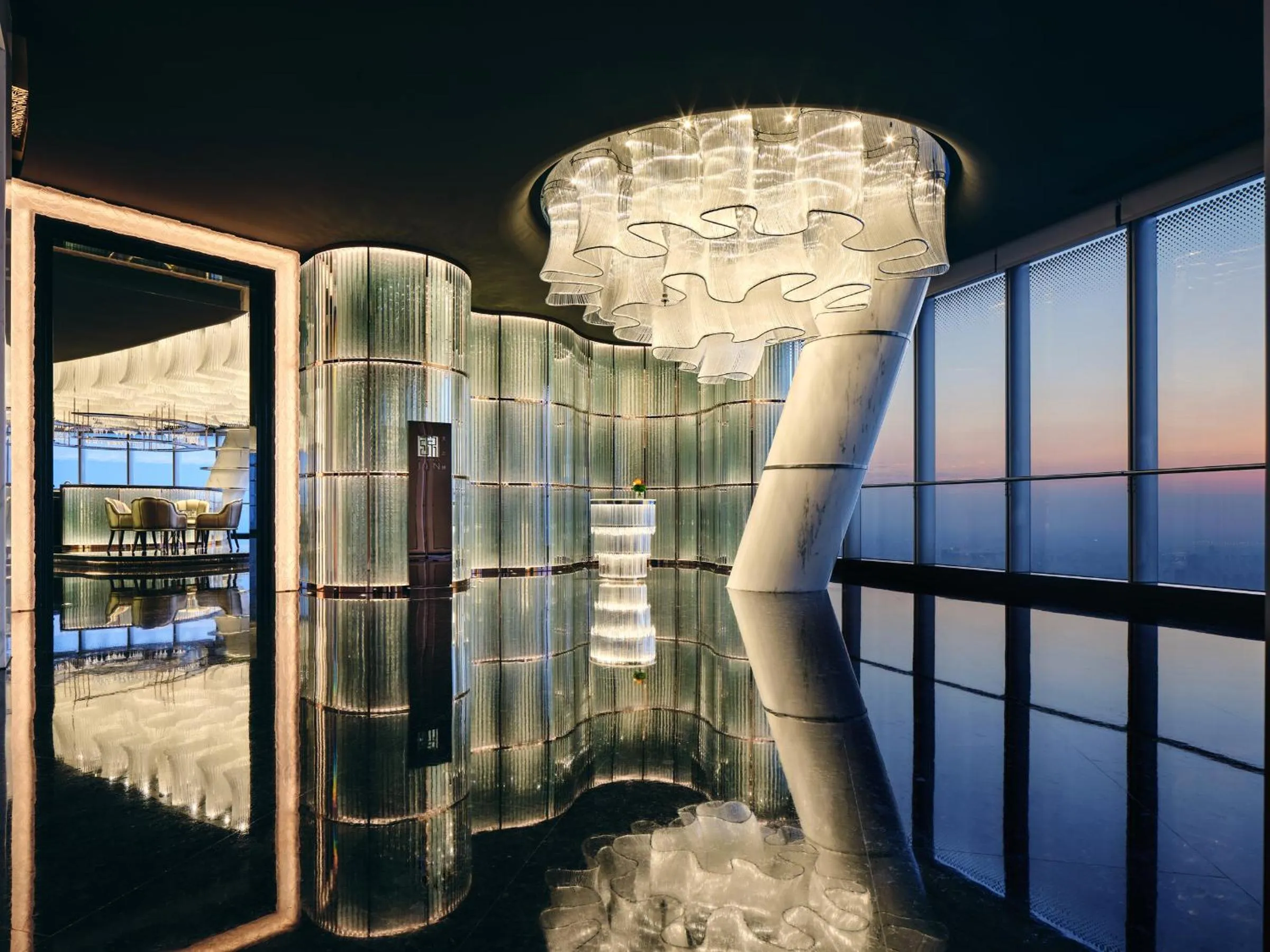 Restaurant/places to eat in J Hotel, Shanghai Tower - Above All Else, Overlooking the Bund