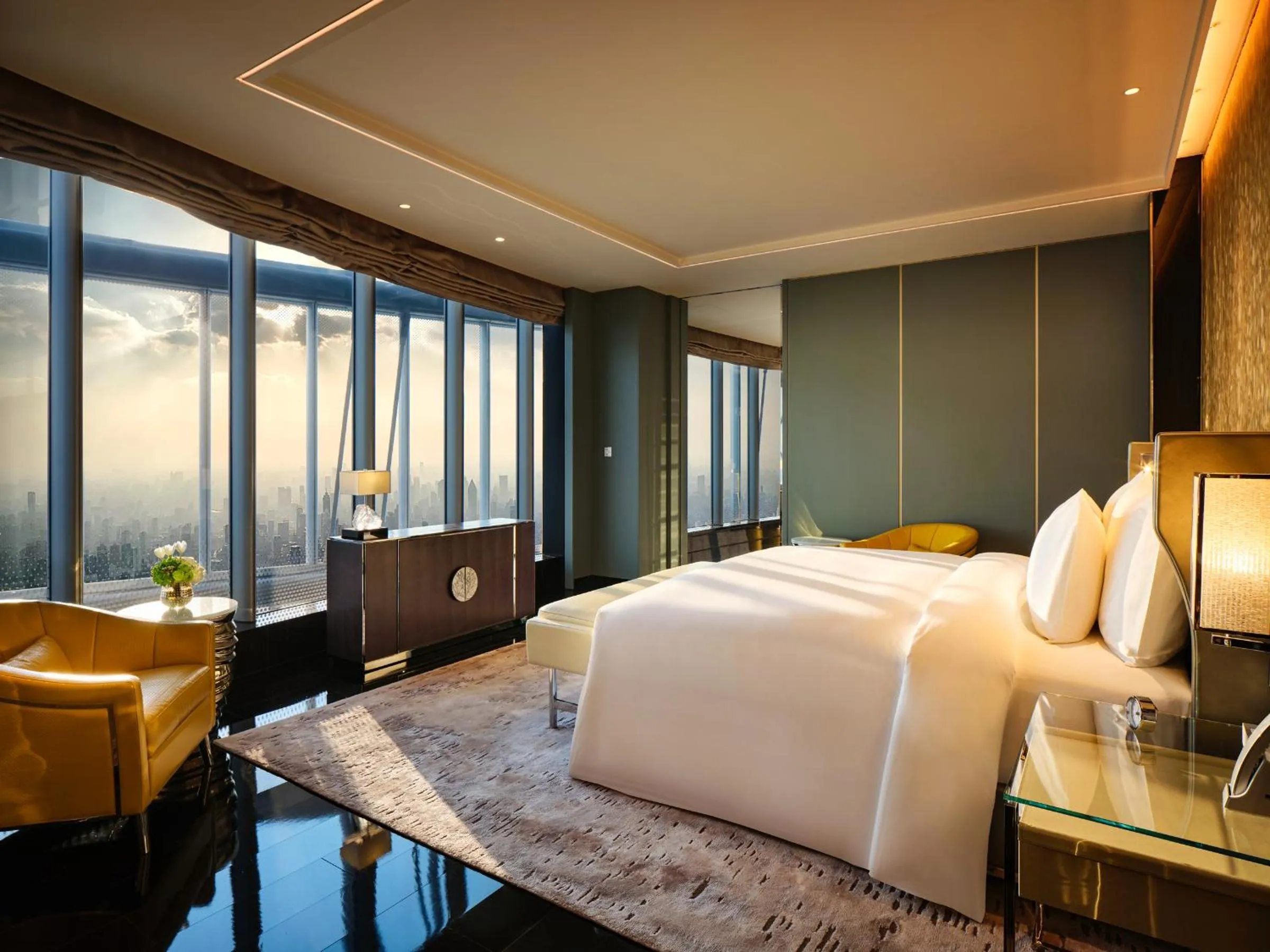Bedroom, Bed in J Hotel, Shanghai Tower - Above All Else, Overlooking the Bund