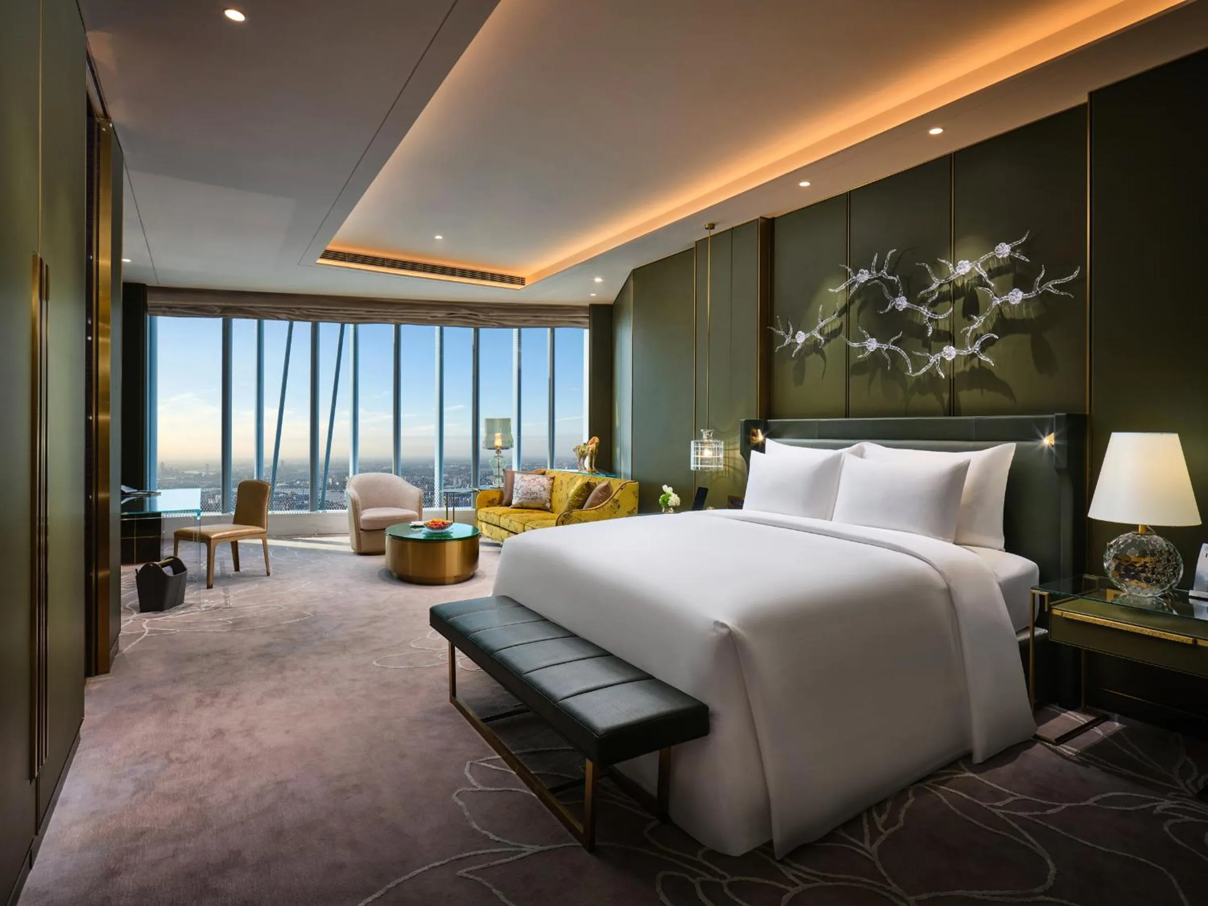 Premium Stateroom King in J Hotel, Shanghai Tower - Above All Else, Overlooking the Bund