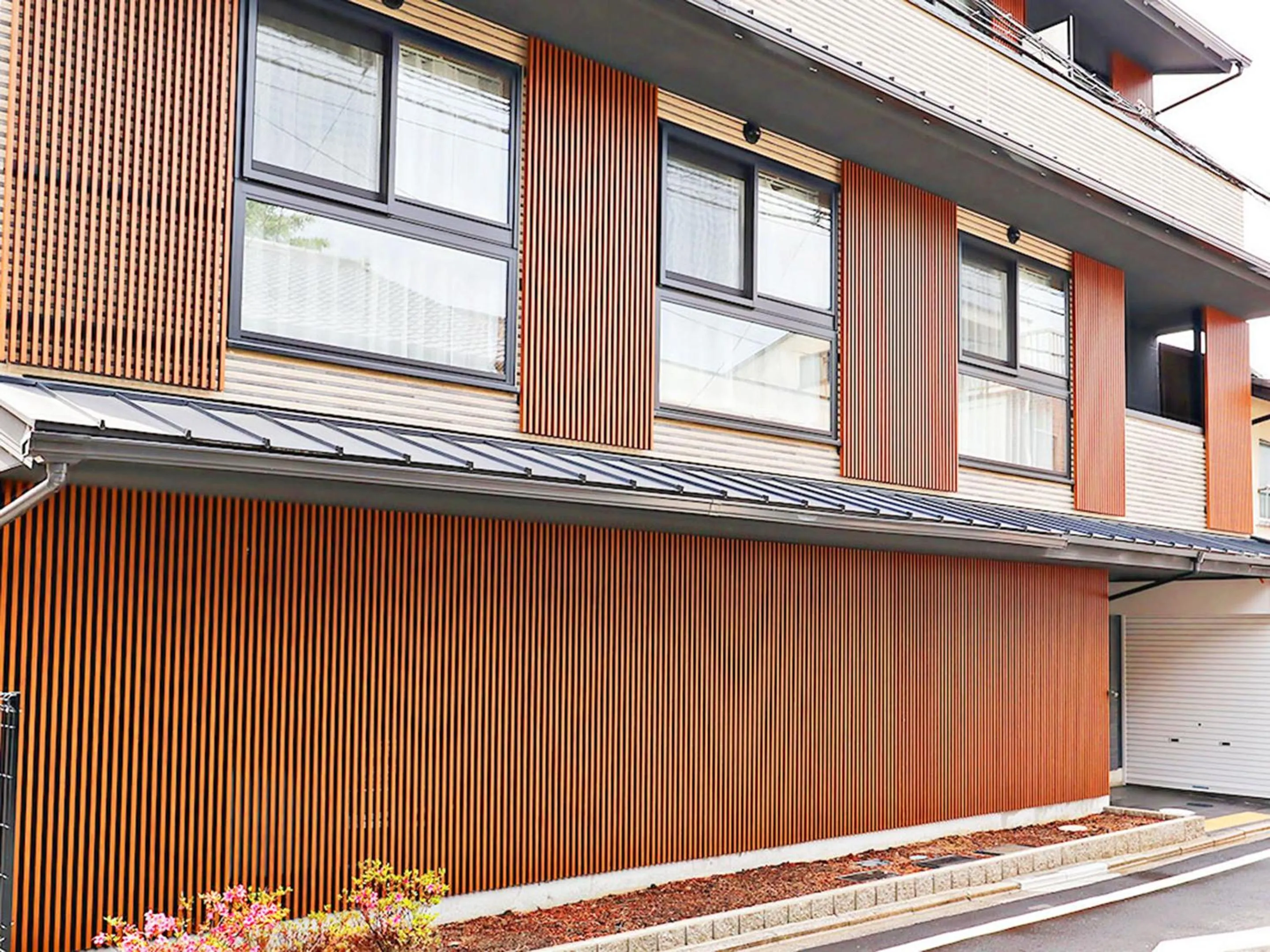 Facade/entrance in HOTEL THE POINT Kiyomizu Gojo